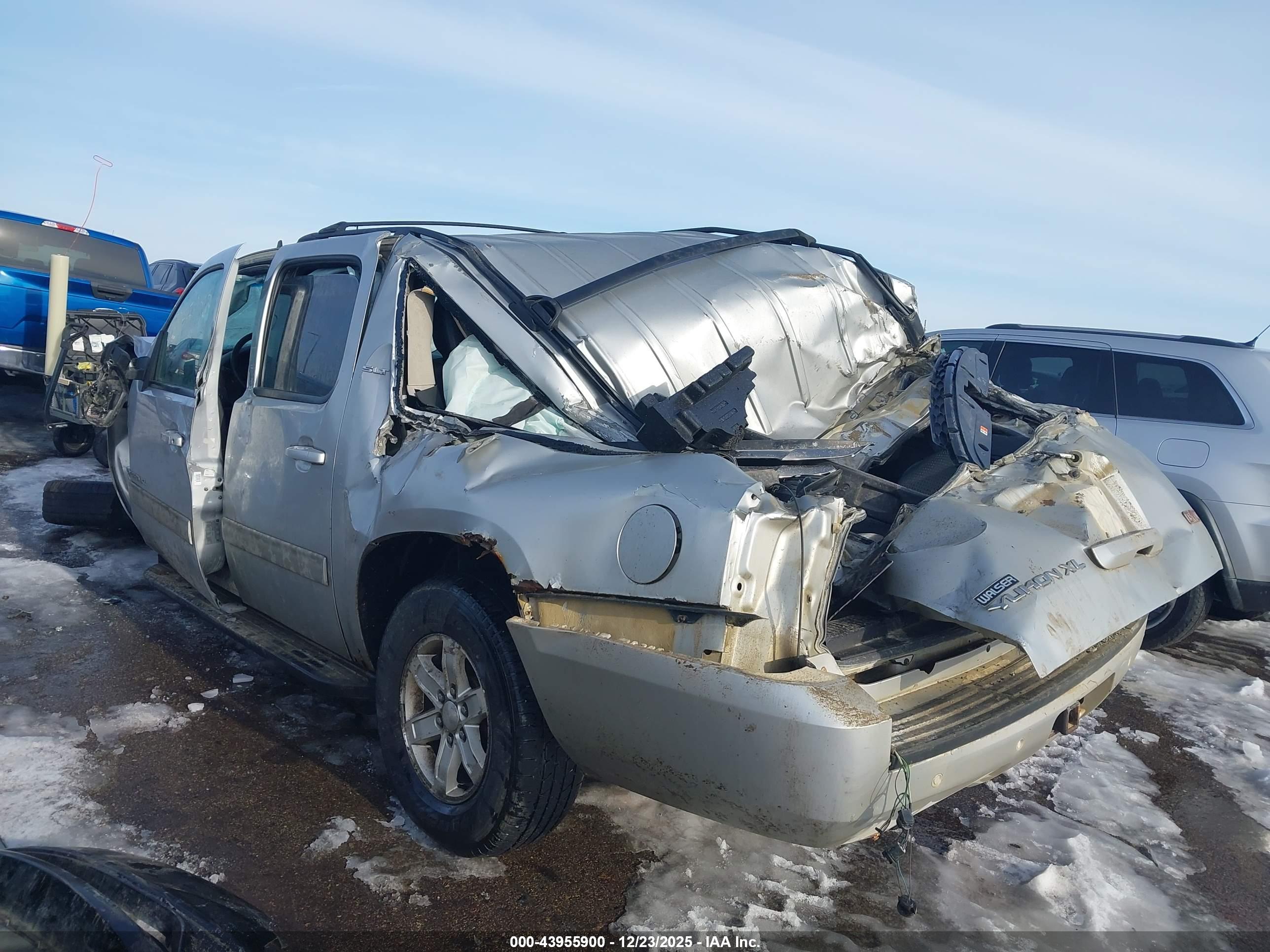 GMC YUKON image 3