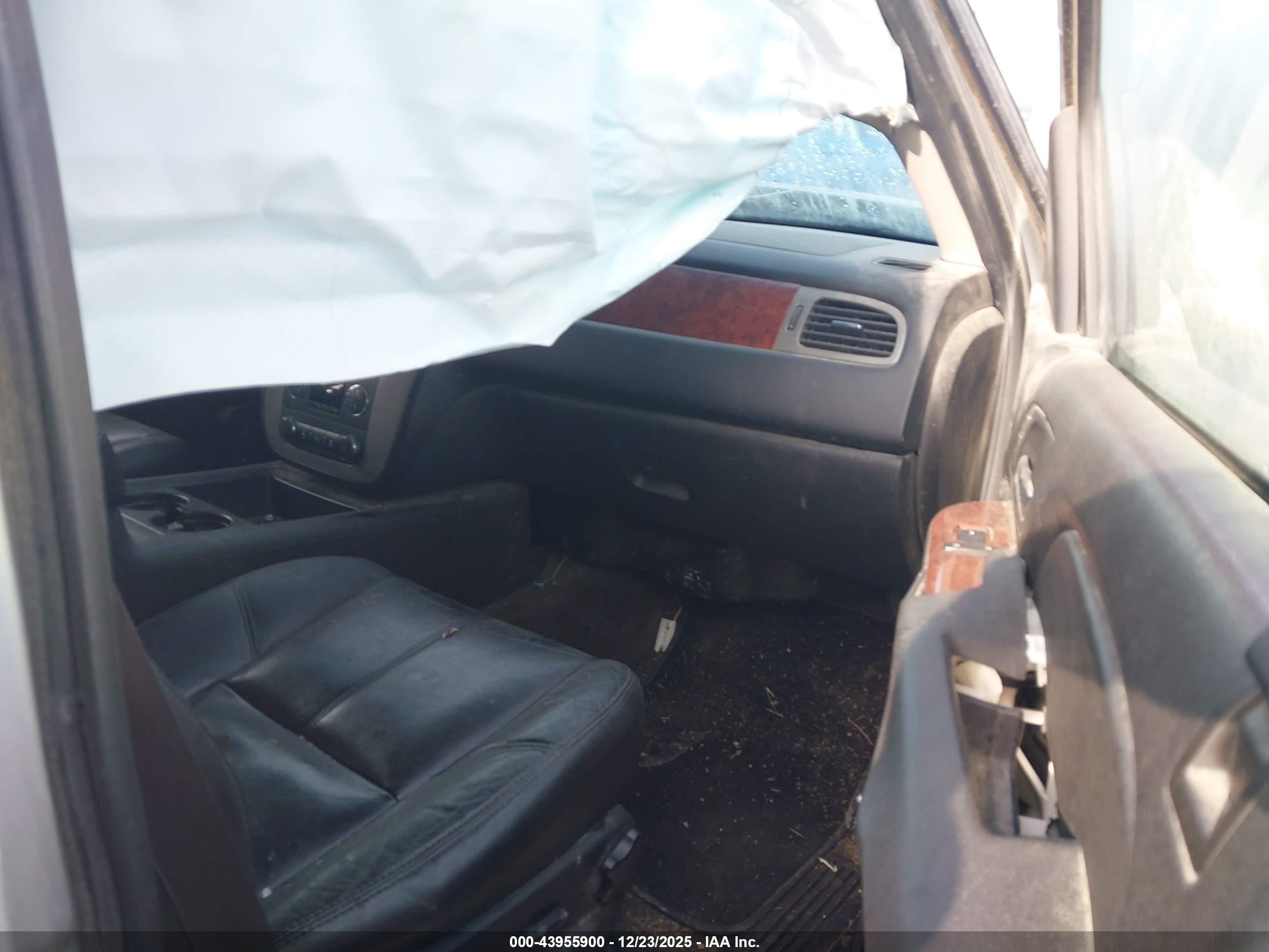 GMC YUKON image 5