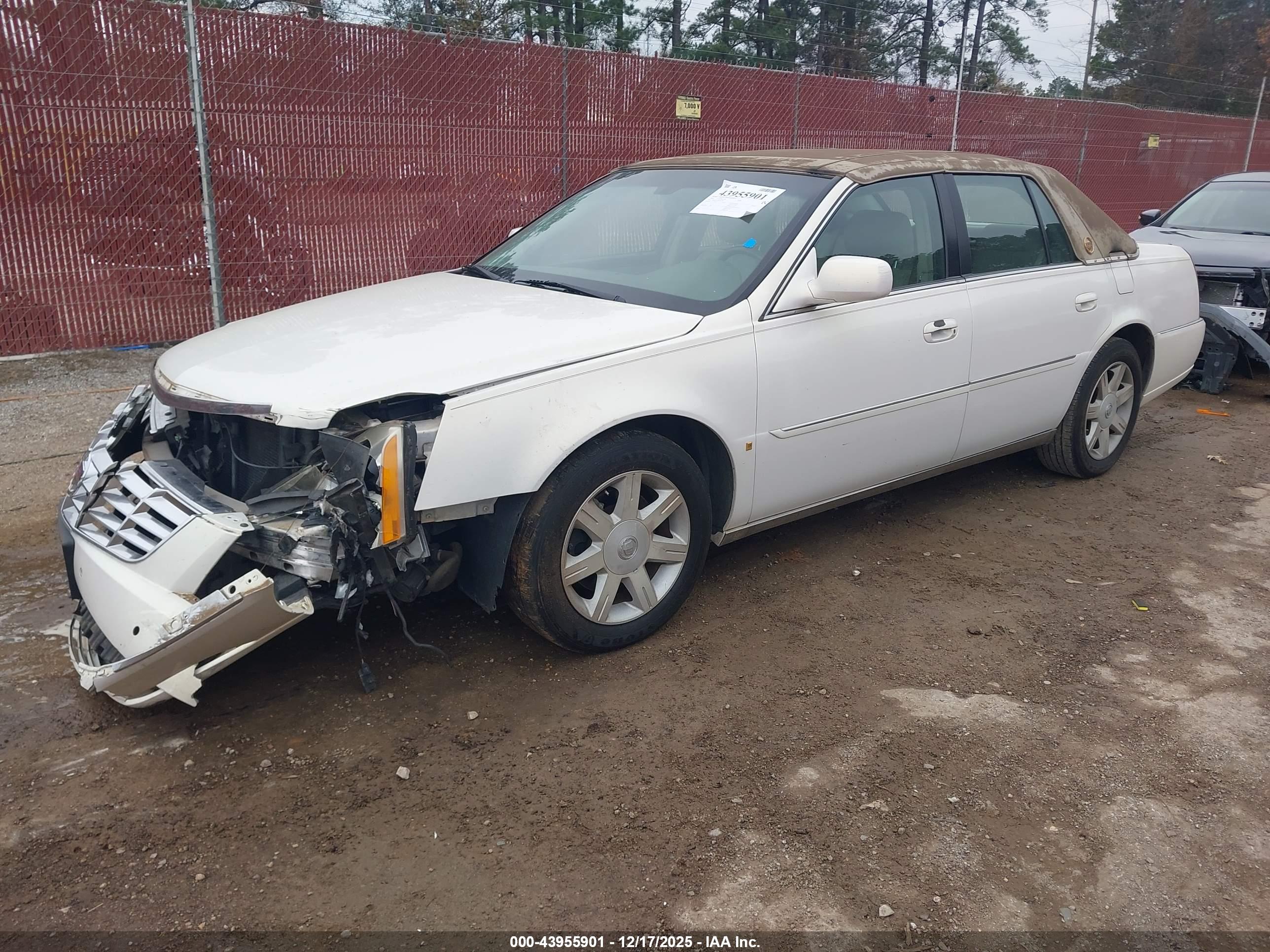 CADILLAC DTS image 2