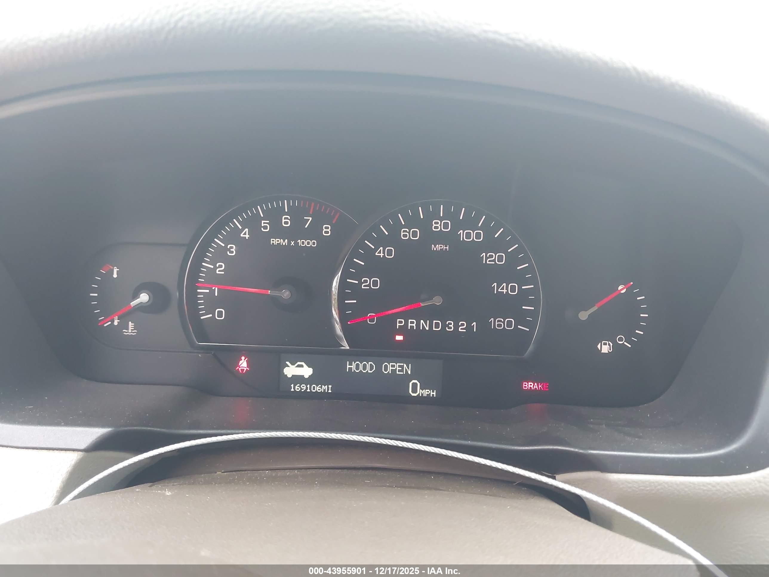 CADILLAC DTS image 7