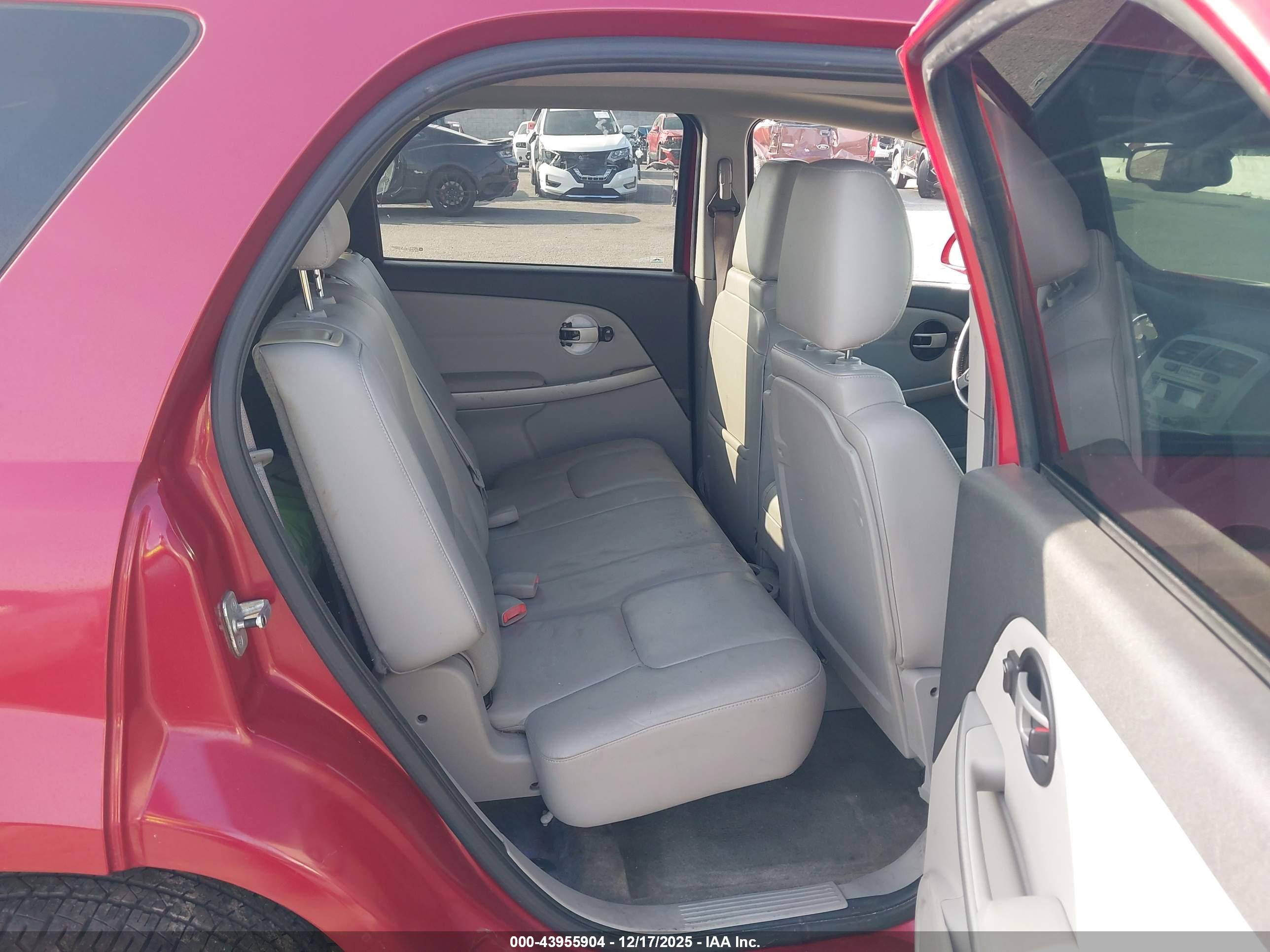 CHEVROLET EQUINOX image 8