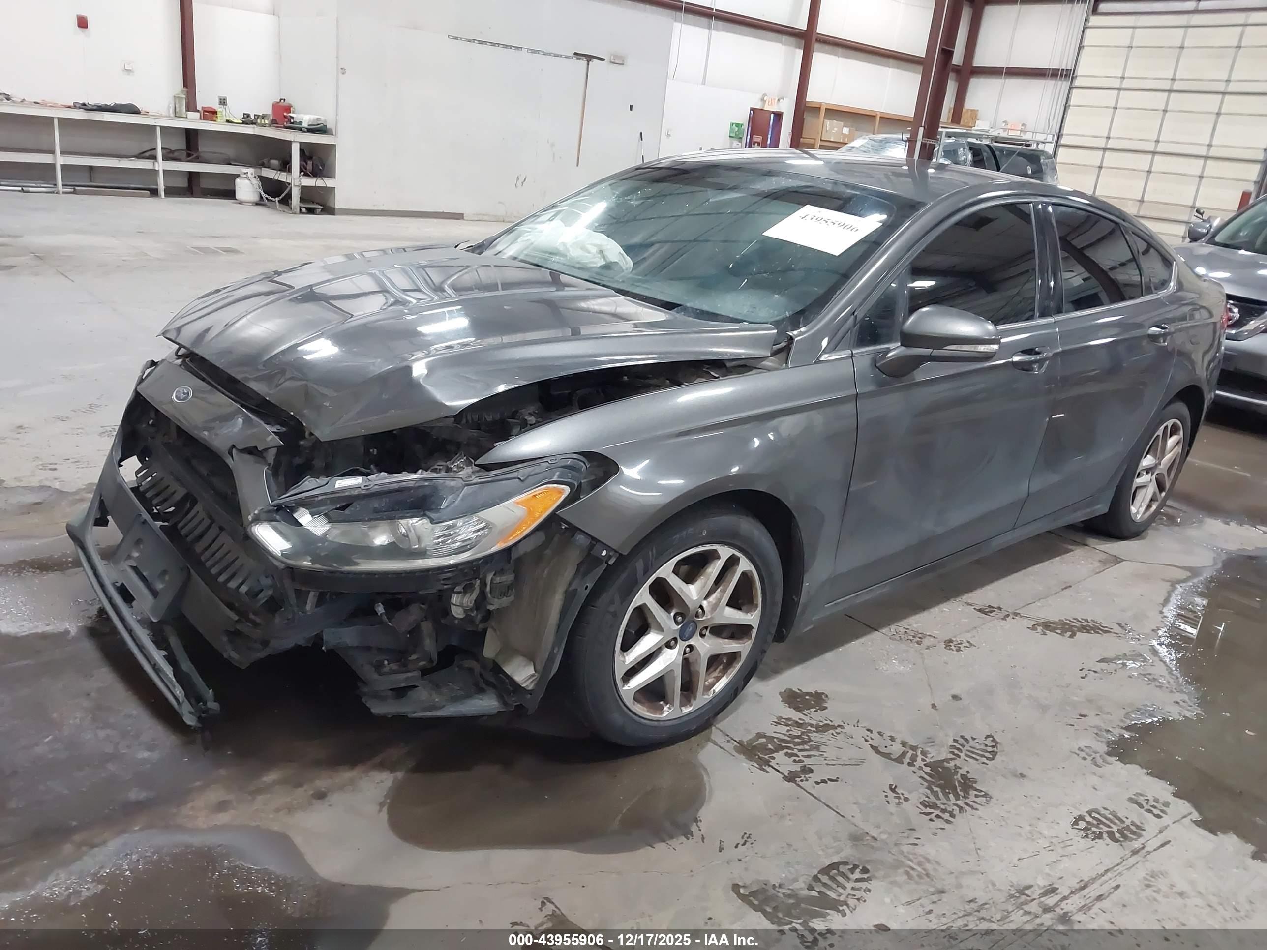 FORD FUSION image 2