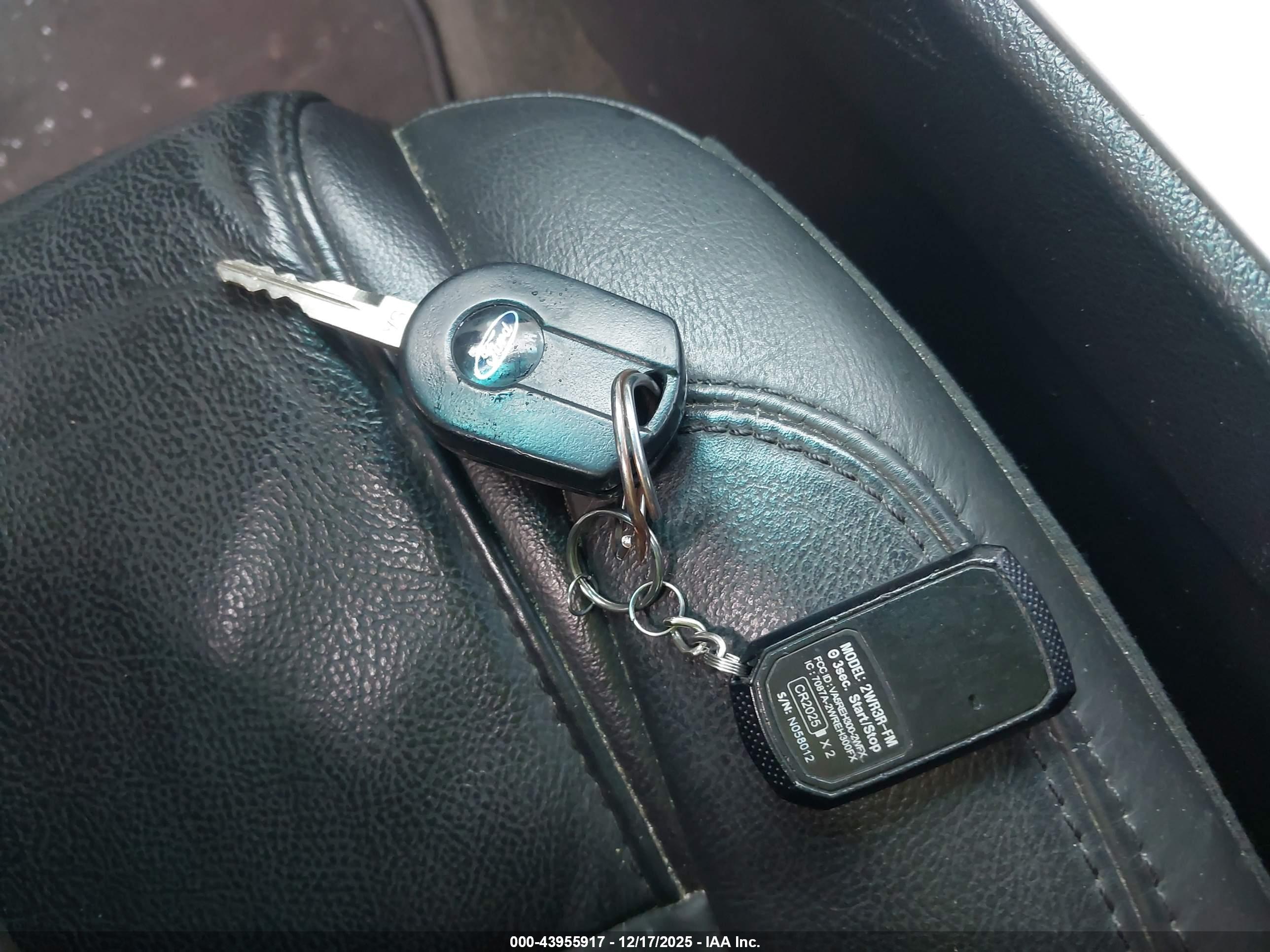 FORD EXPLORER image 11