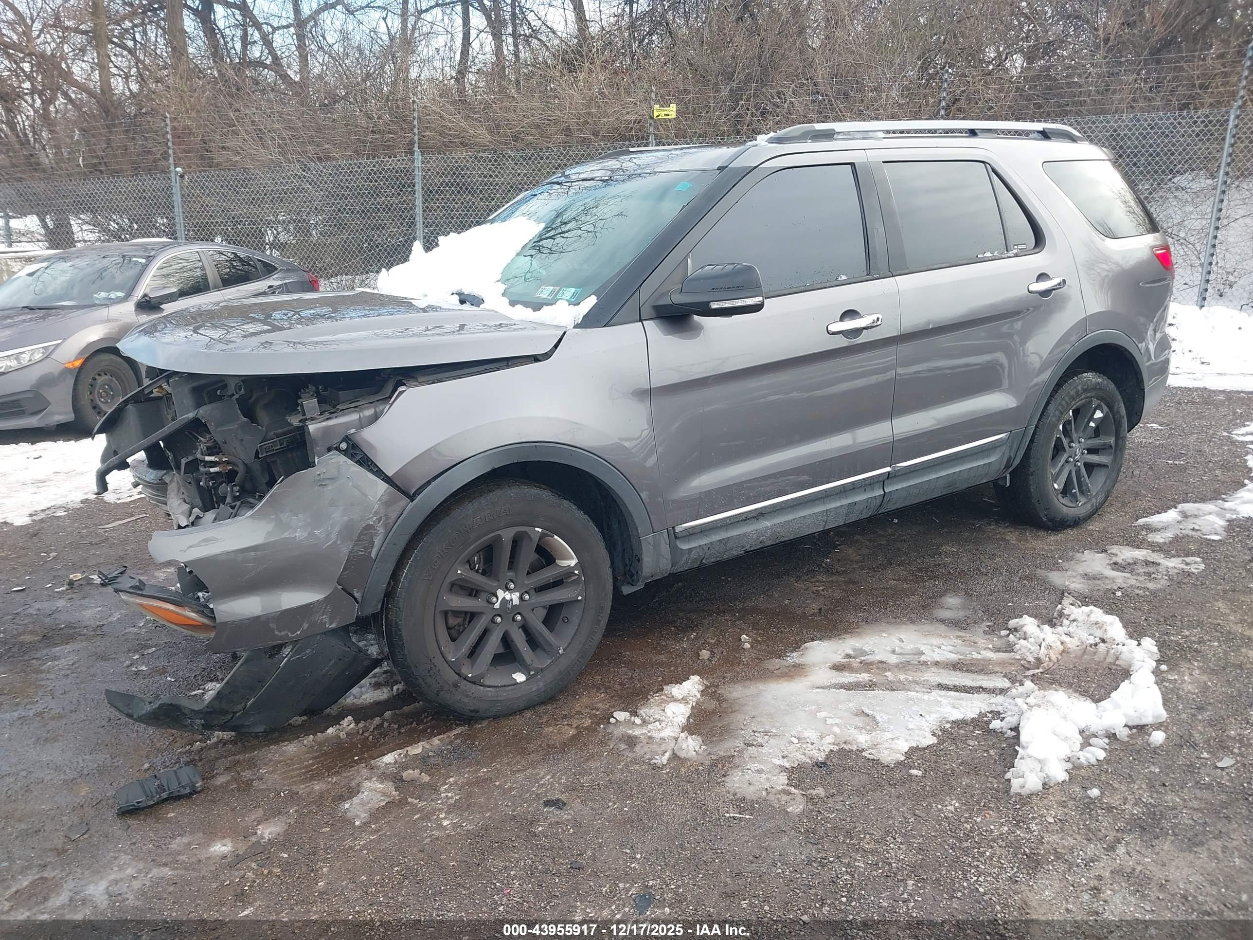FORD EXPLORER image 2