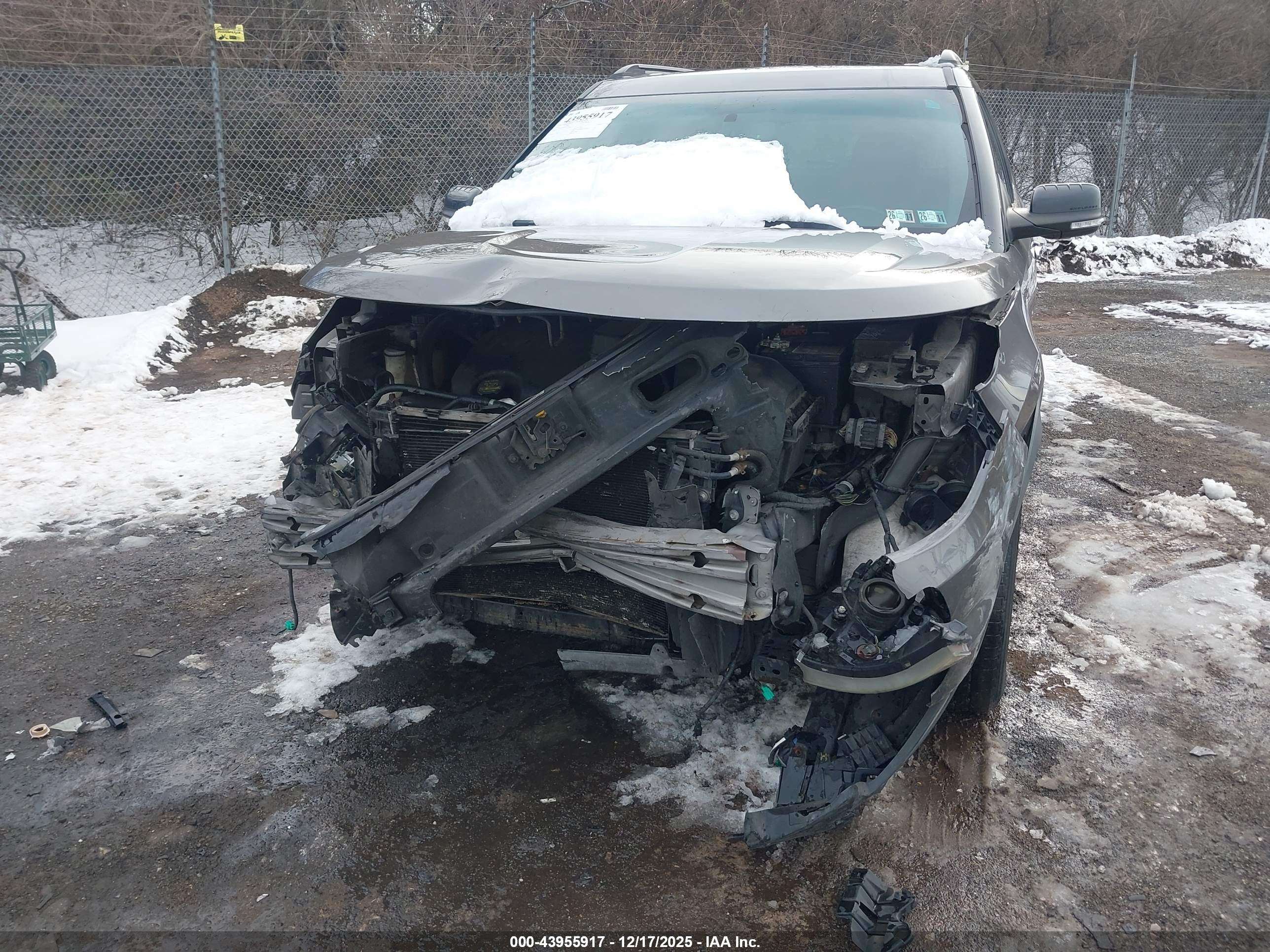 FORD EXPLORER image 6
