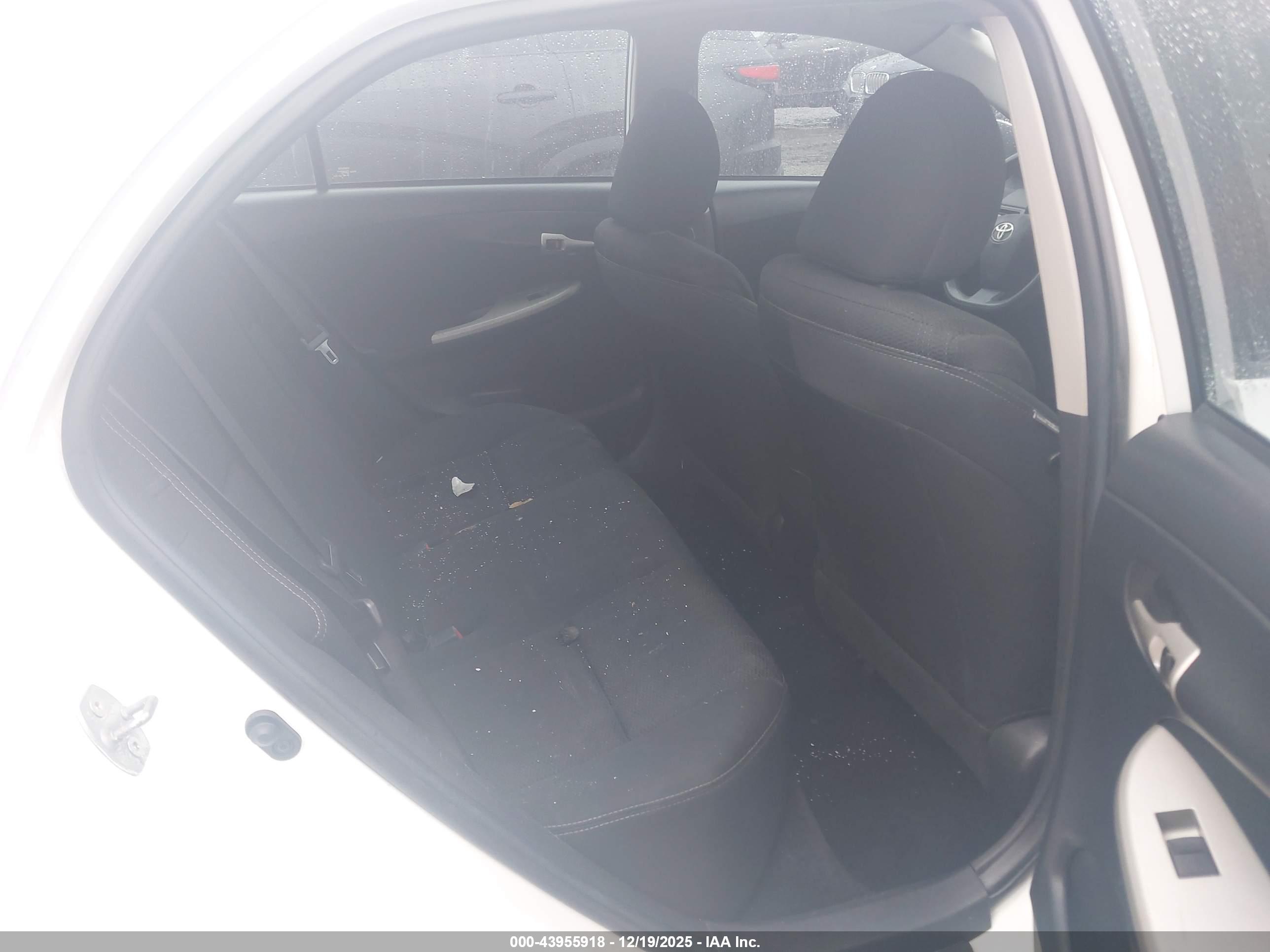 TOYOTA COROLLA image 8