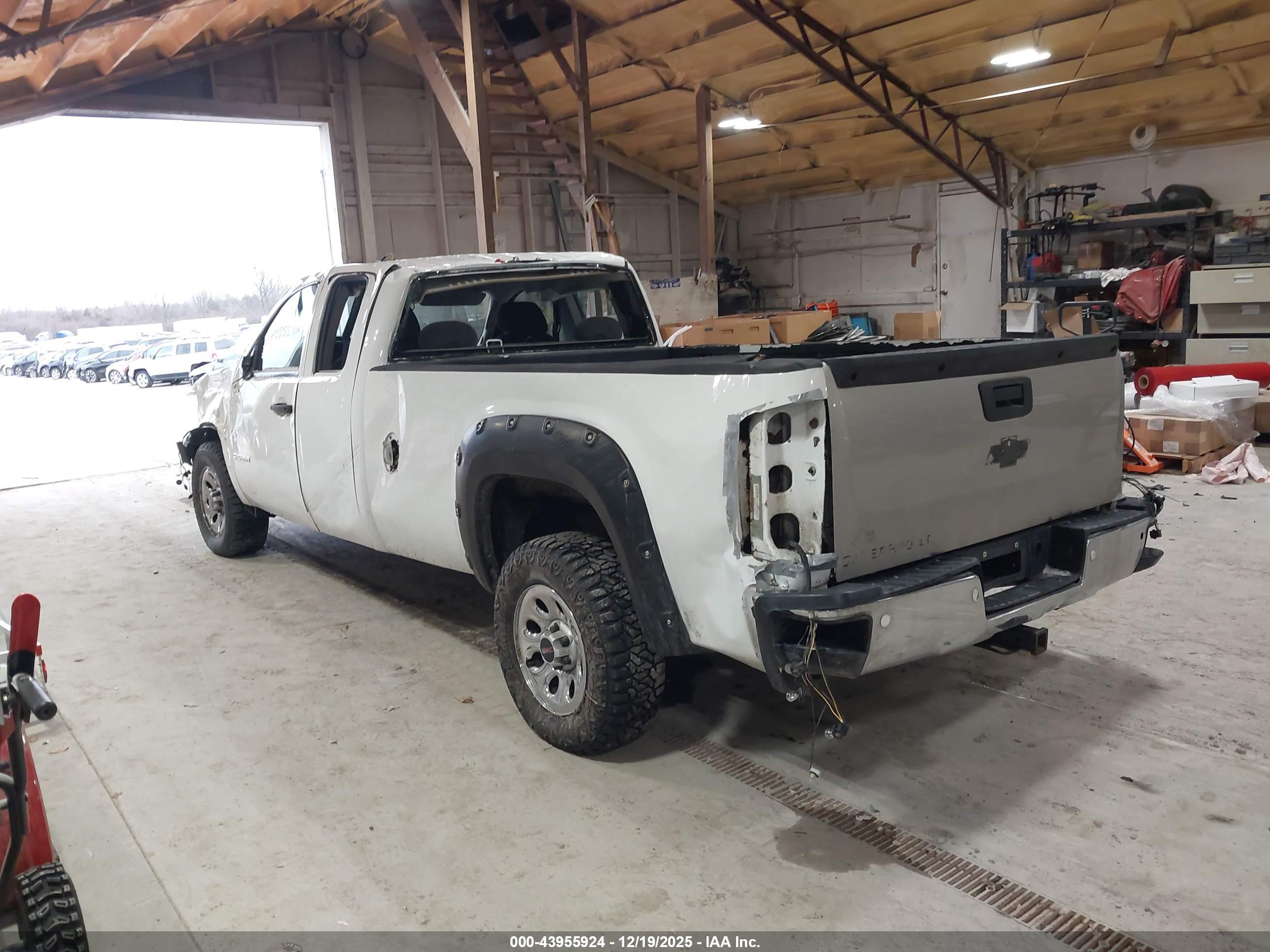 GMC SIERRA image 3