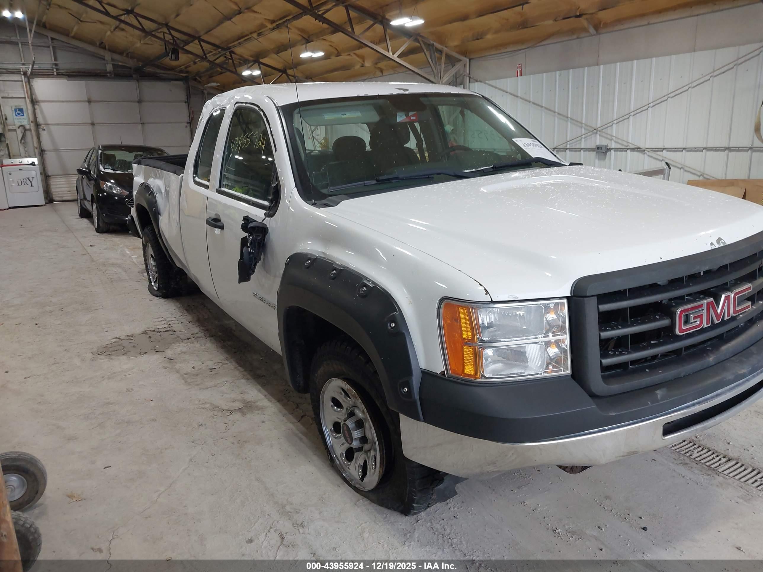 GMC SIERRA image 6