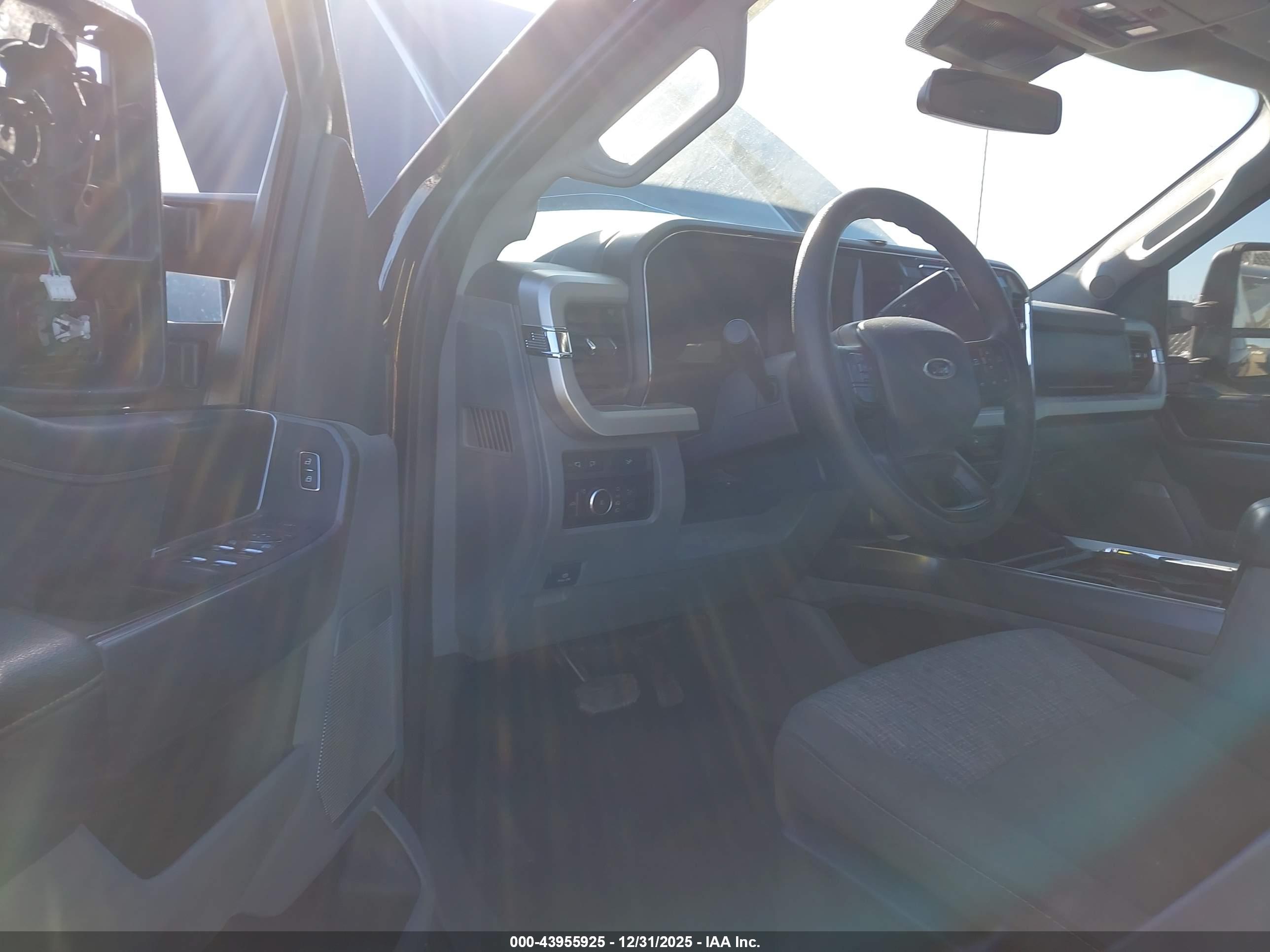 FORD F-250 image 7