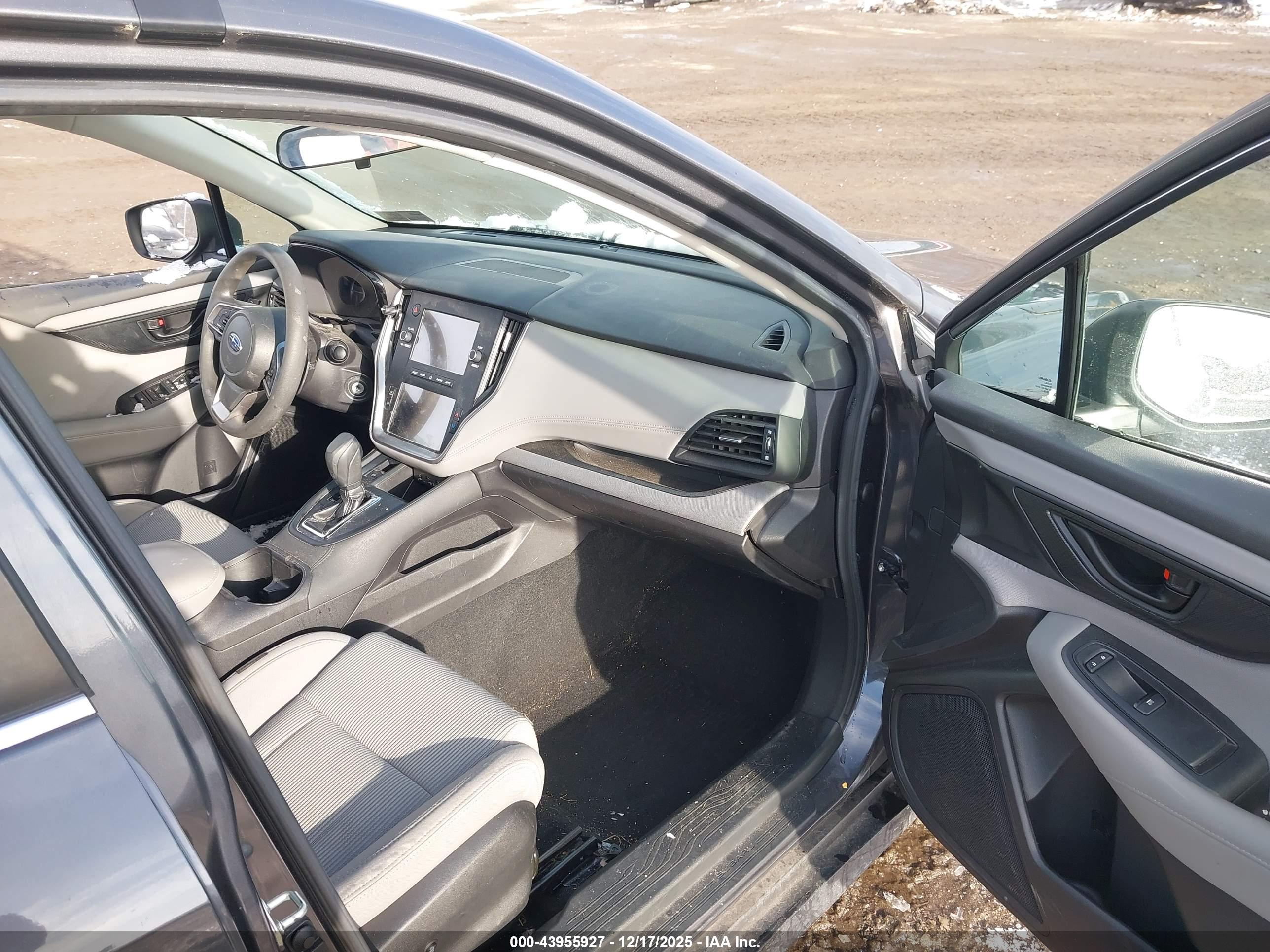 SUBARU LEGACY image 5
