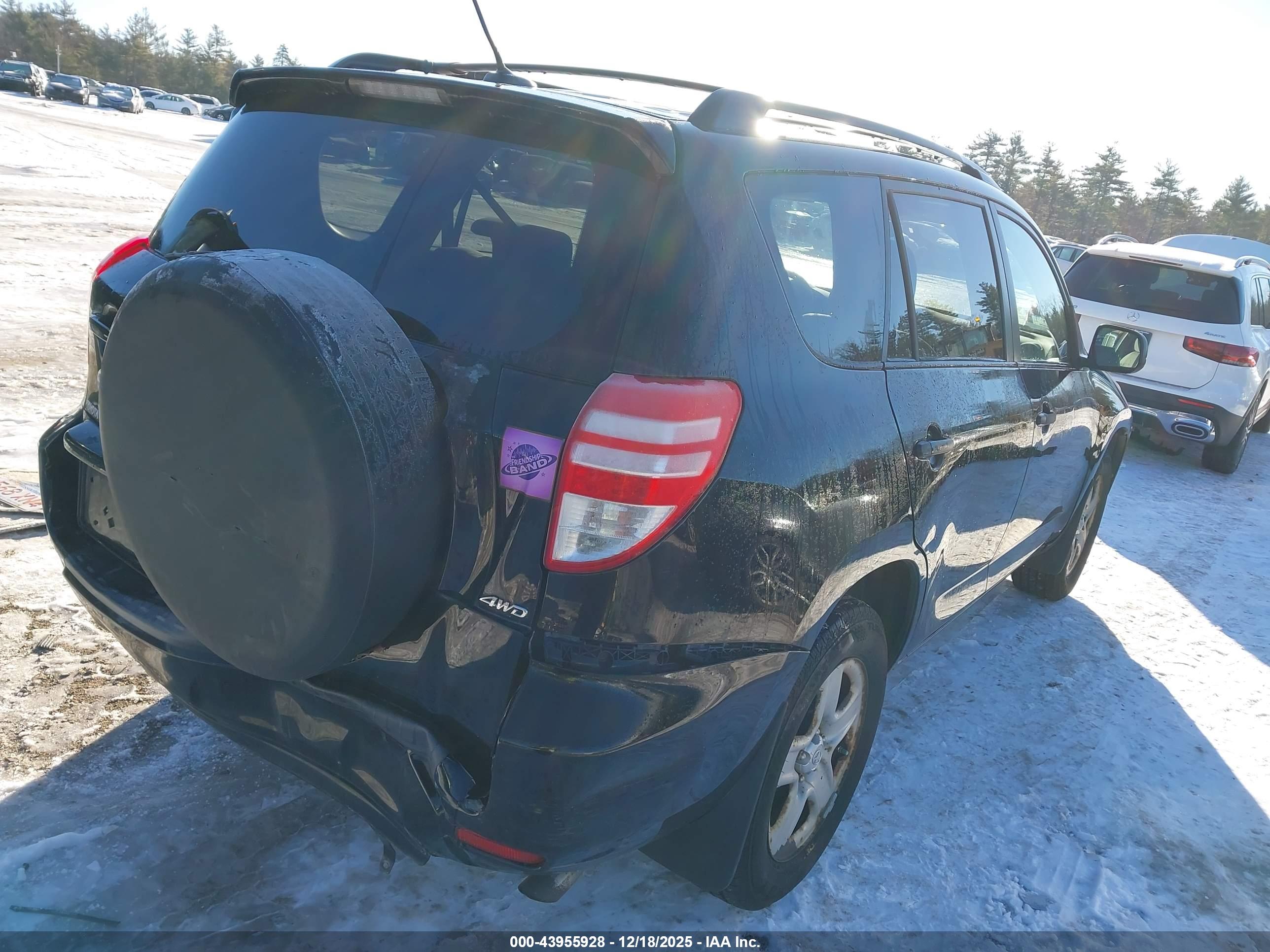 TOYOTA RAV4 image 4