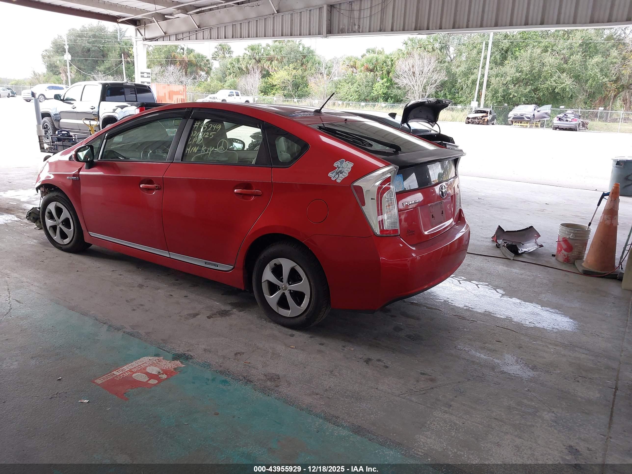 TOYOTA PRIUS image 3