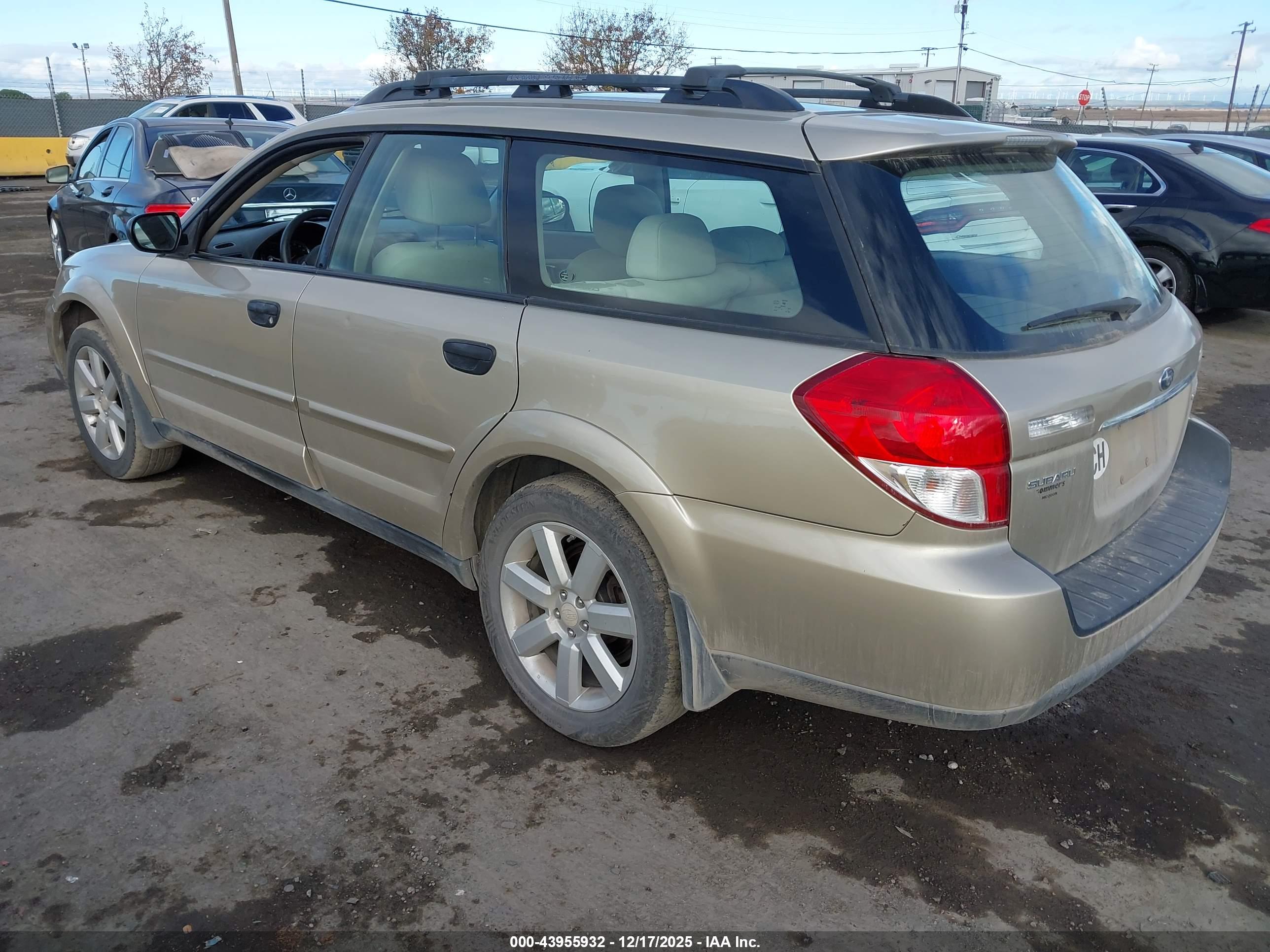 SUBARU OUTBACK image 3