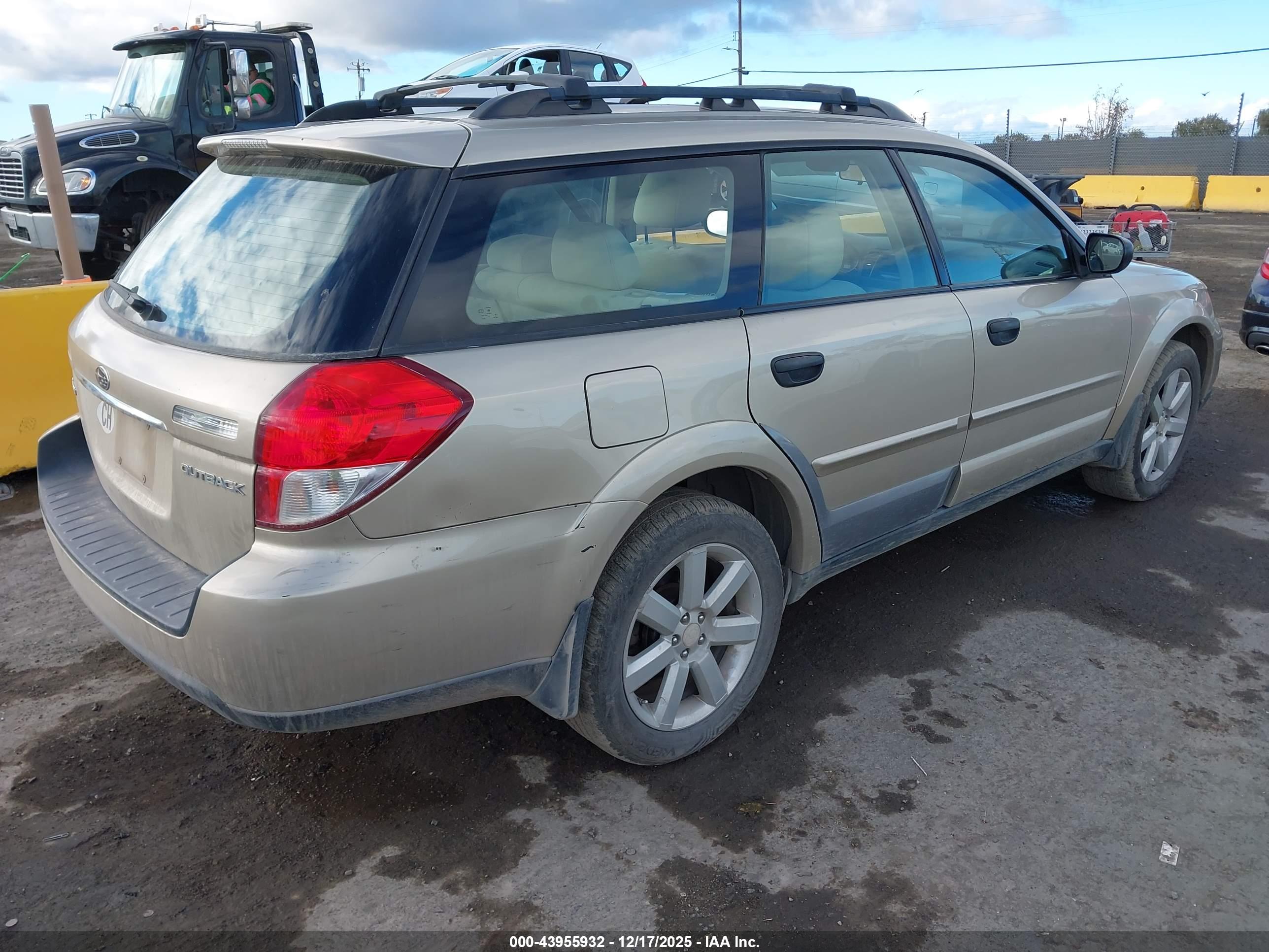 SUBARU OUTBACK image 4