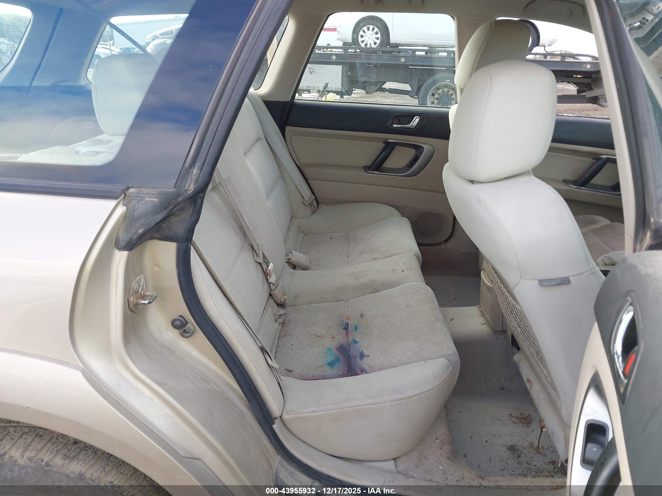 SUBARU OUTBACK image 8