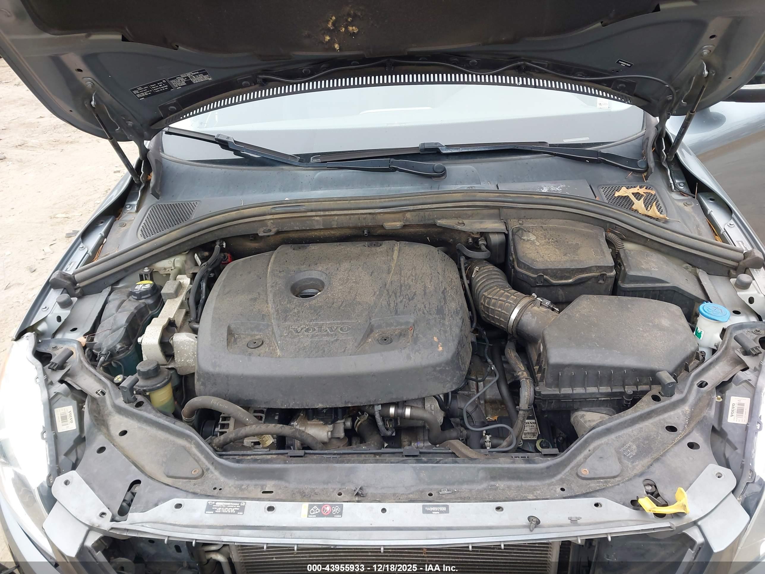 VOLVO XC60 image 10