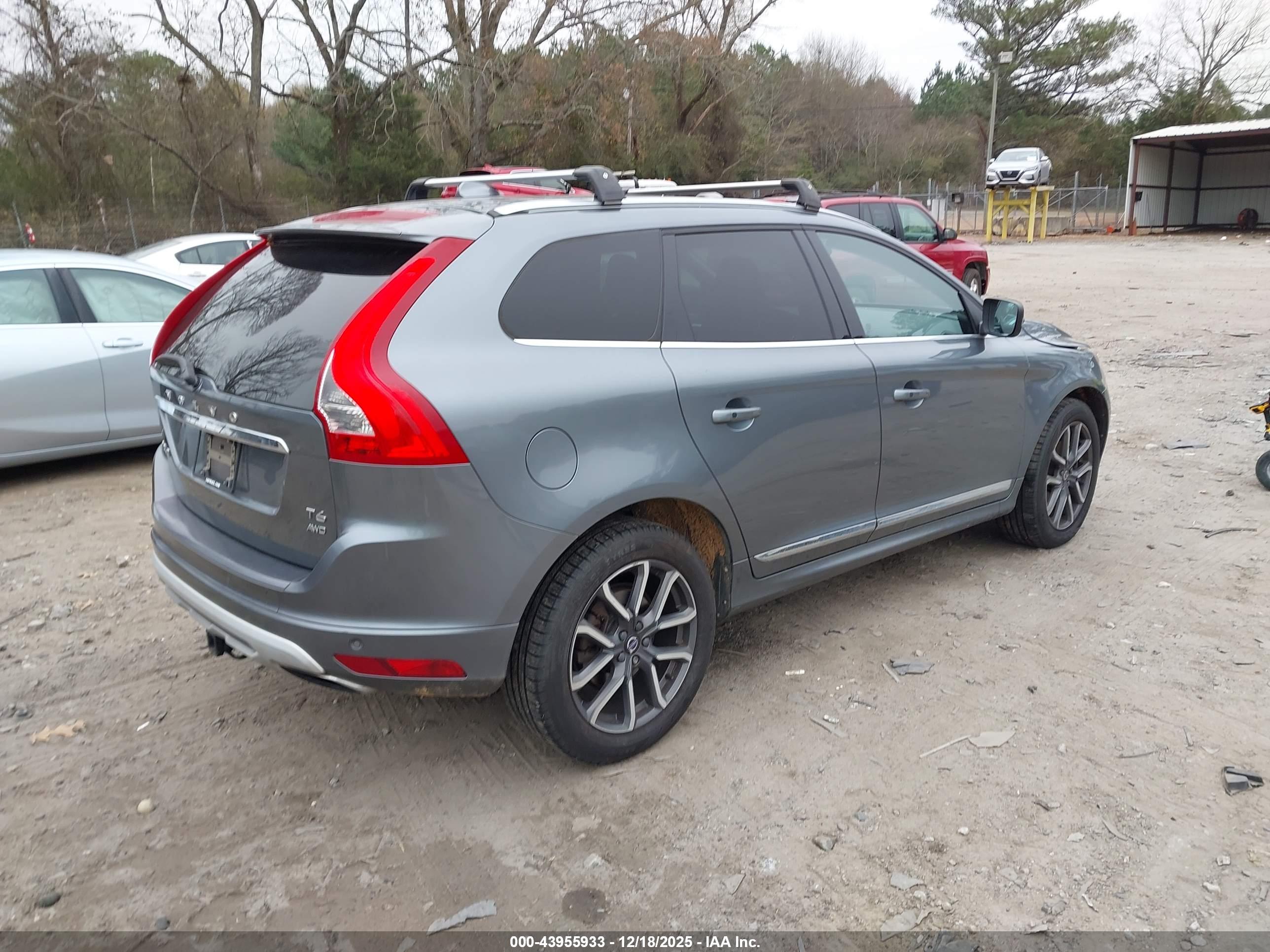 VOLVO XC60 image 4