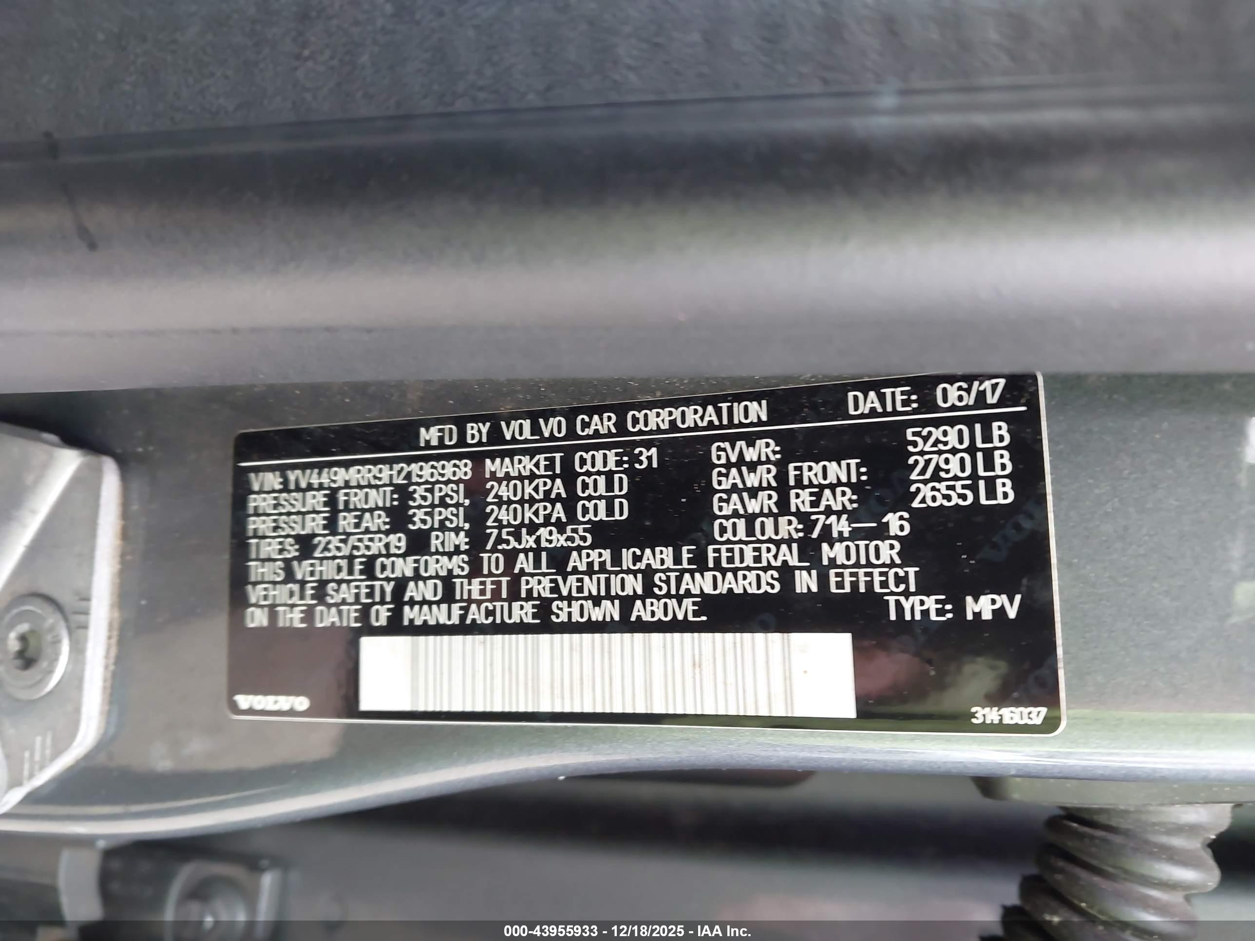 VOLVO XC60 image 9
