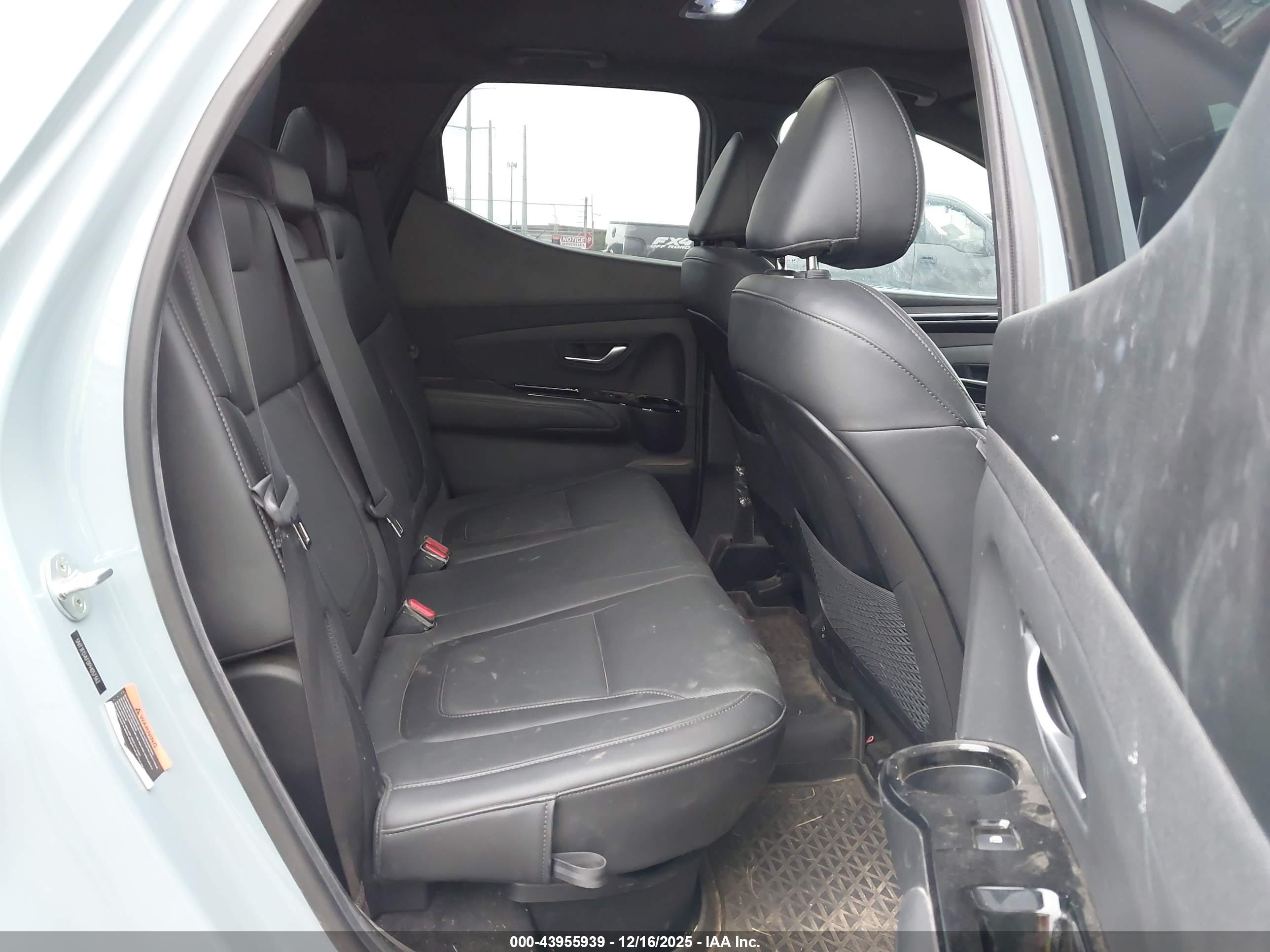 HYUNDAI SANTA image 8
