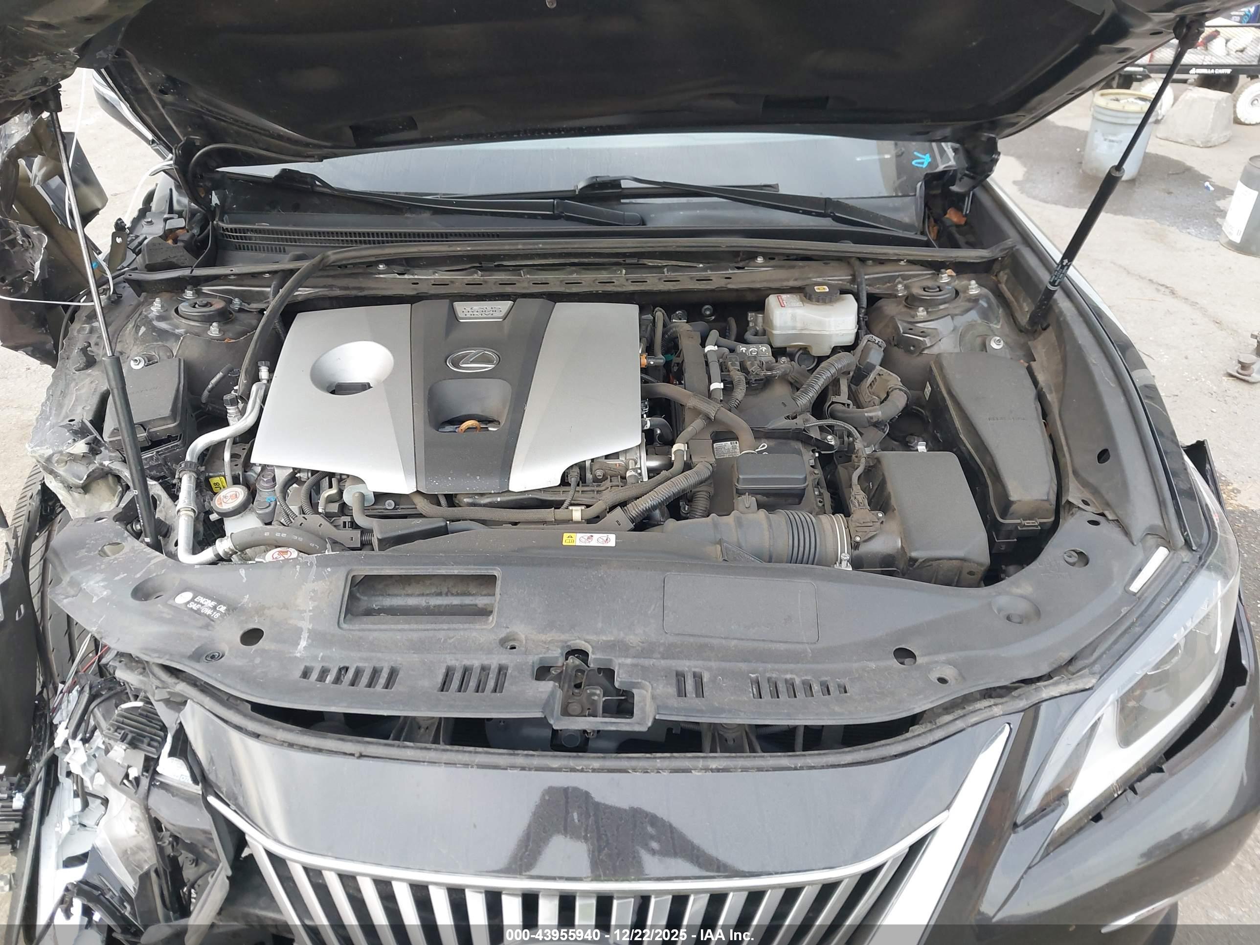 LEXUS ES image 10