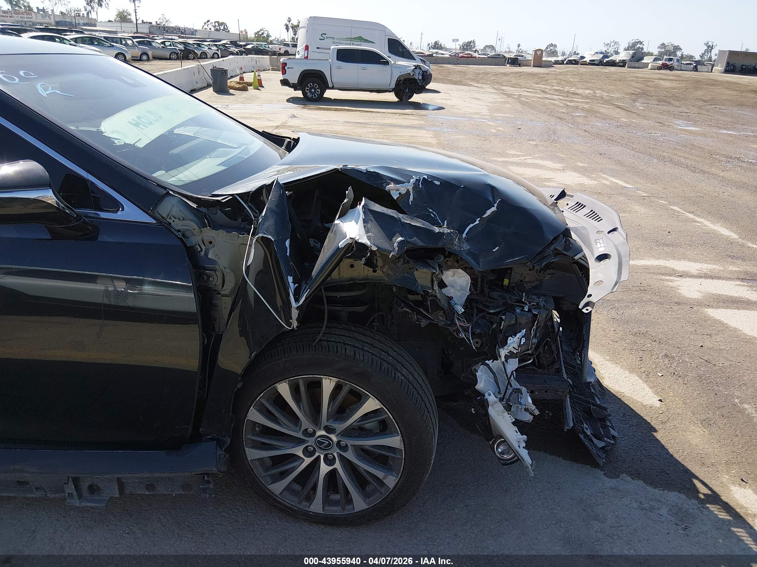LEXUS ES image 6