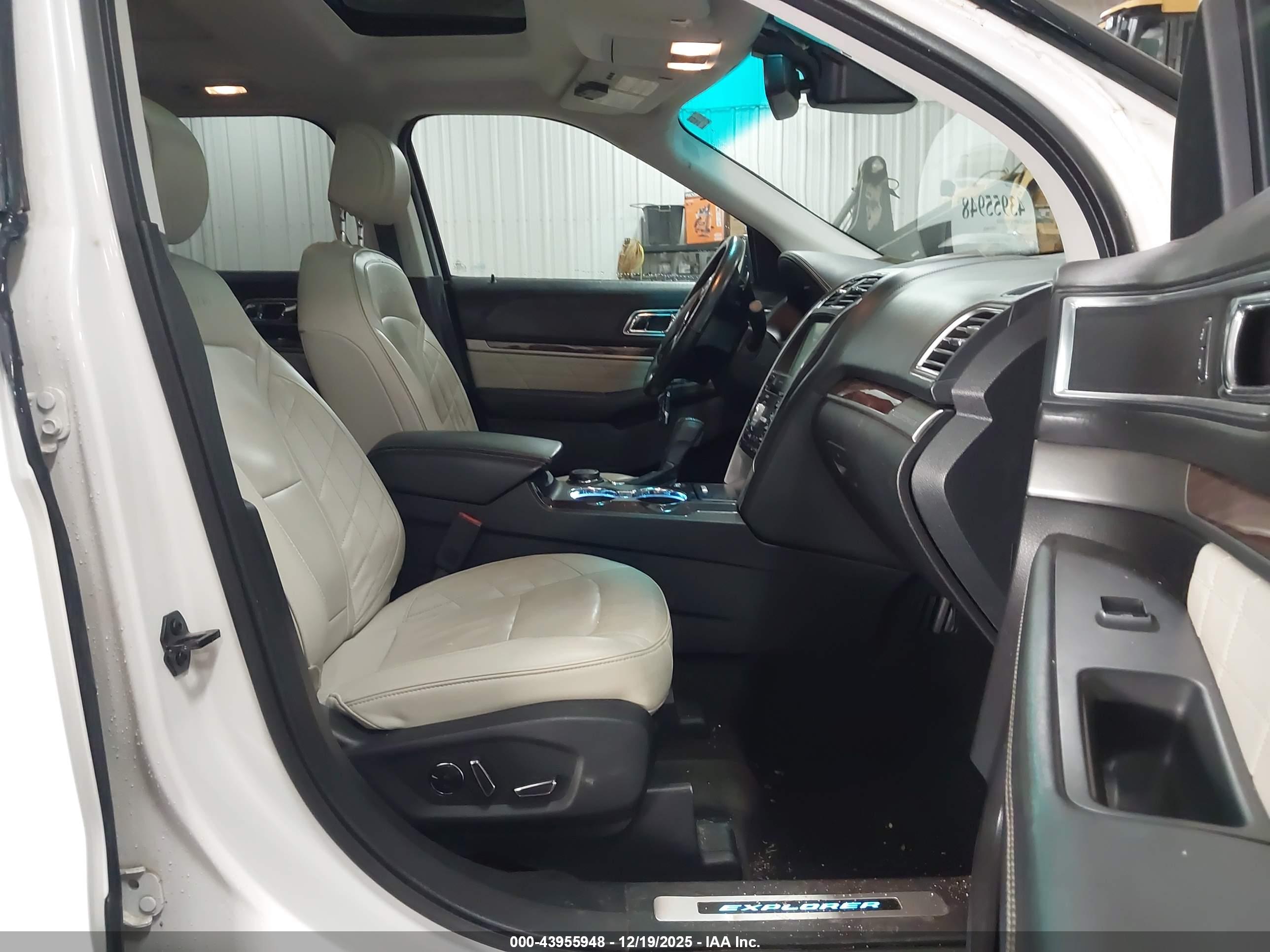 FORD EXPLORER image 5