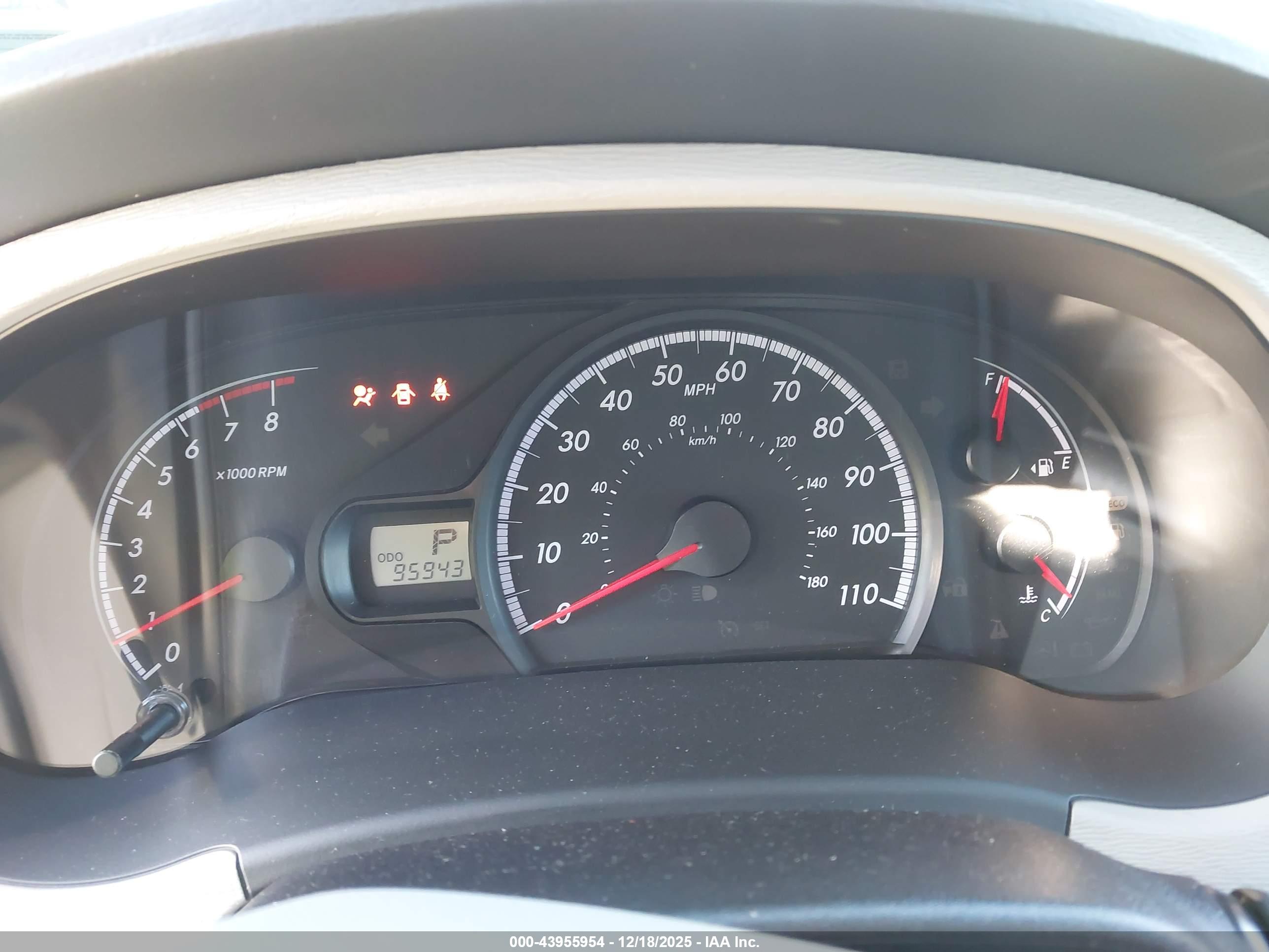 TOYOTA SIENNA image 7
