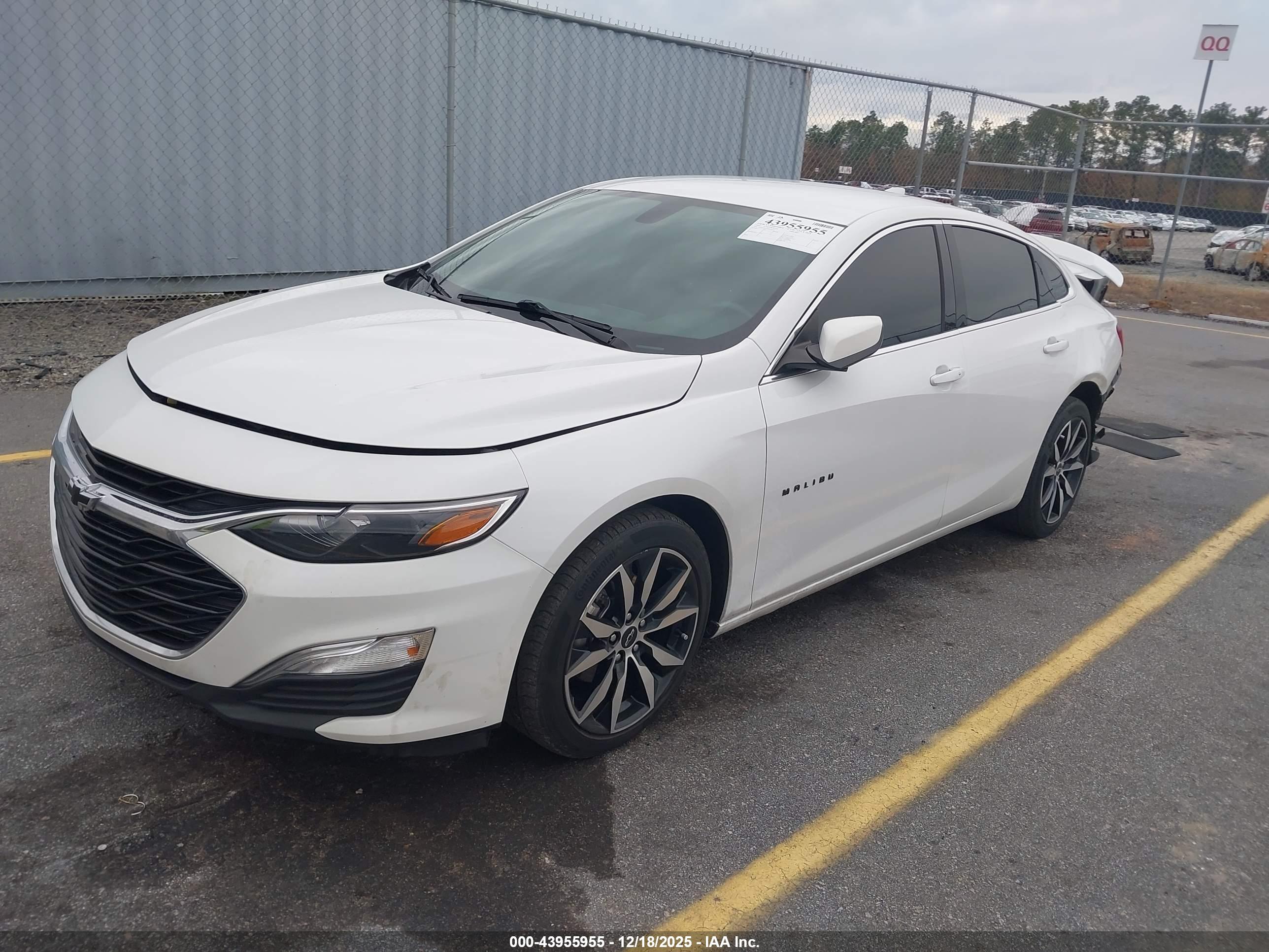 CHEVROLET MALIBU image 2