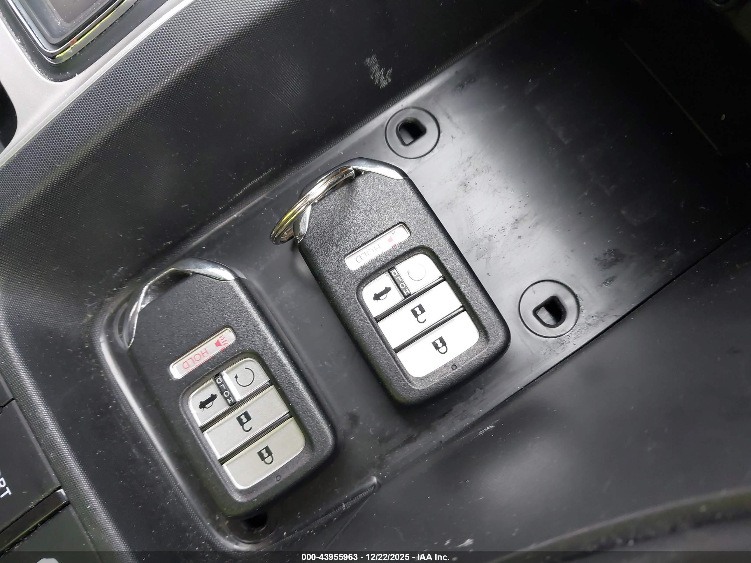 HONDA INSIGHT image 11