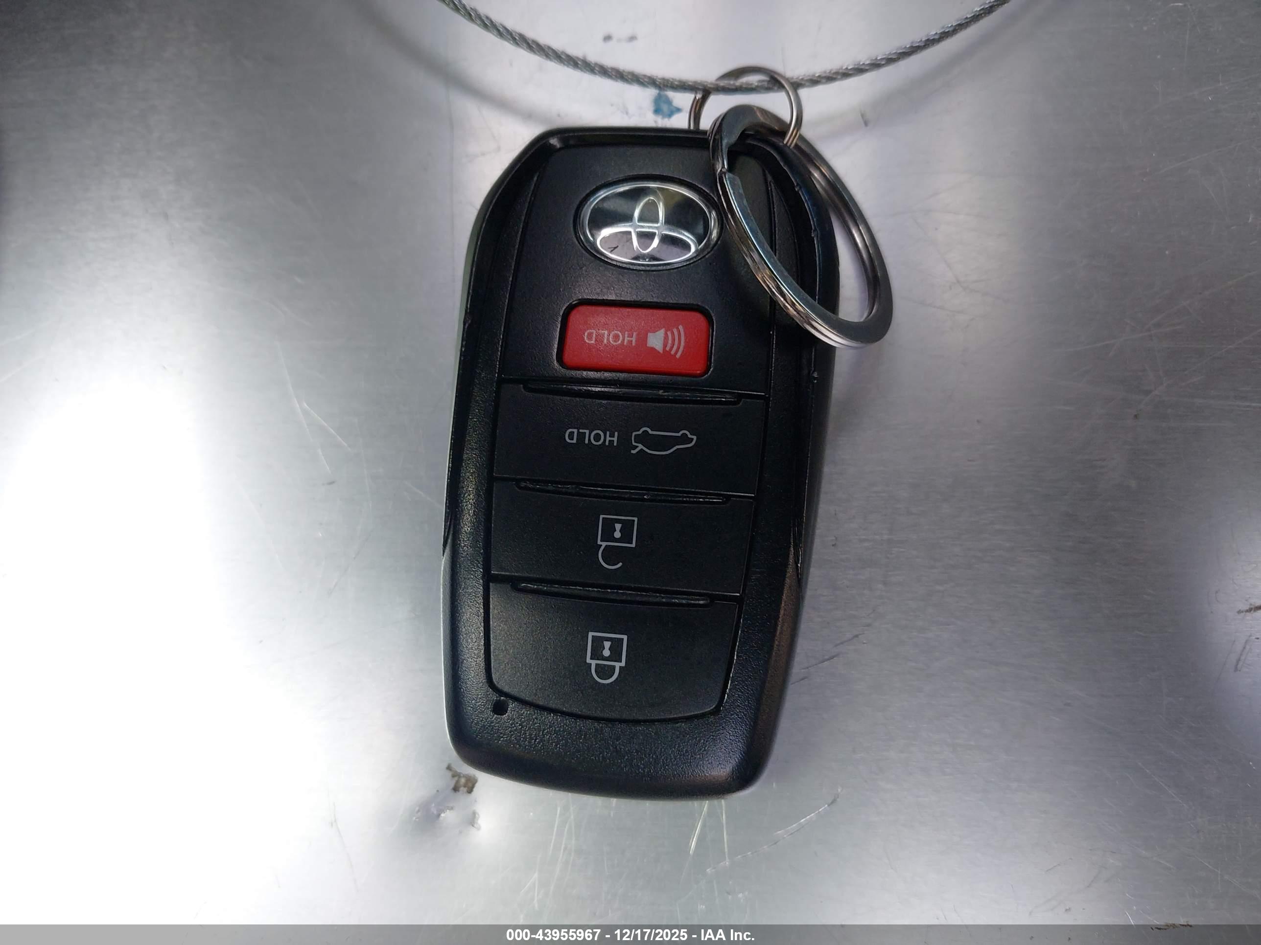 TOYOTA COROLLA image 11