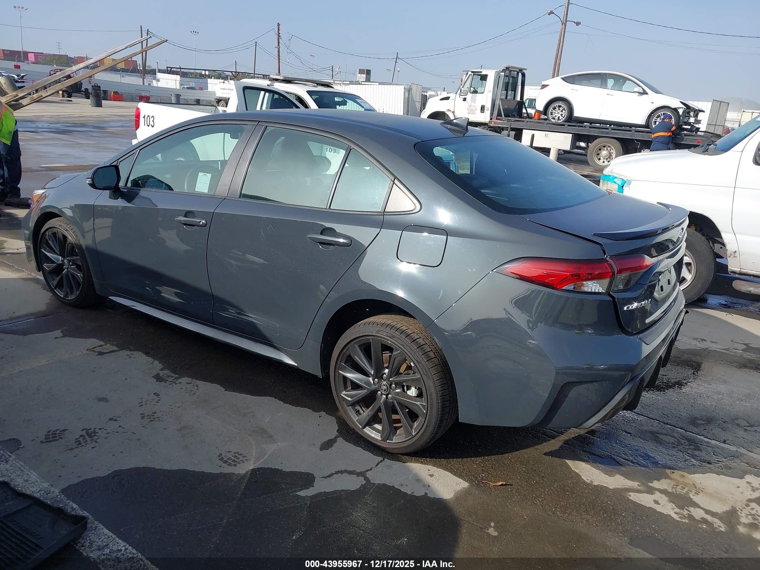 TOYOTA COROLLA image 3