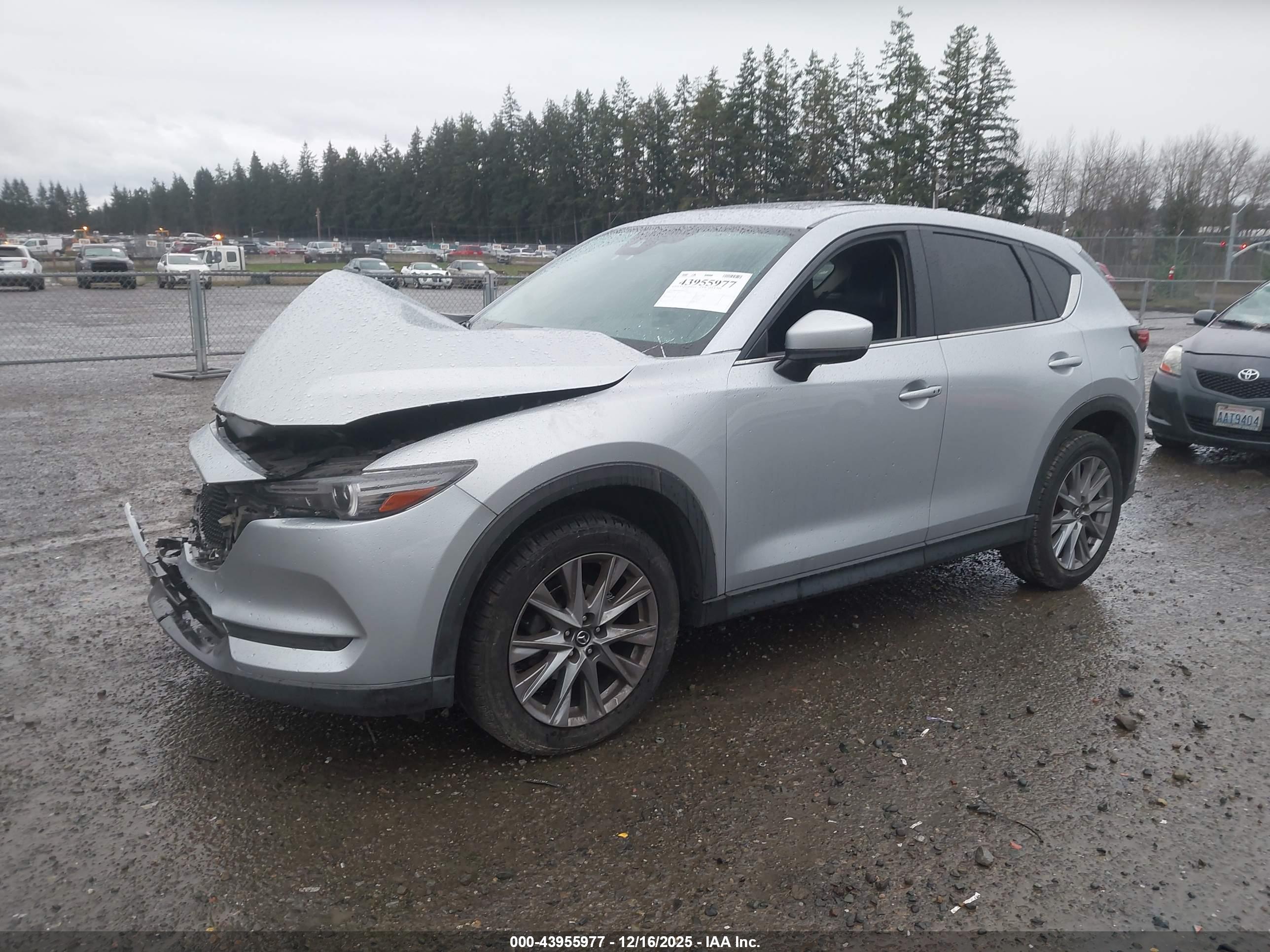 MAZDA CX-5 image 2