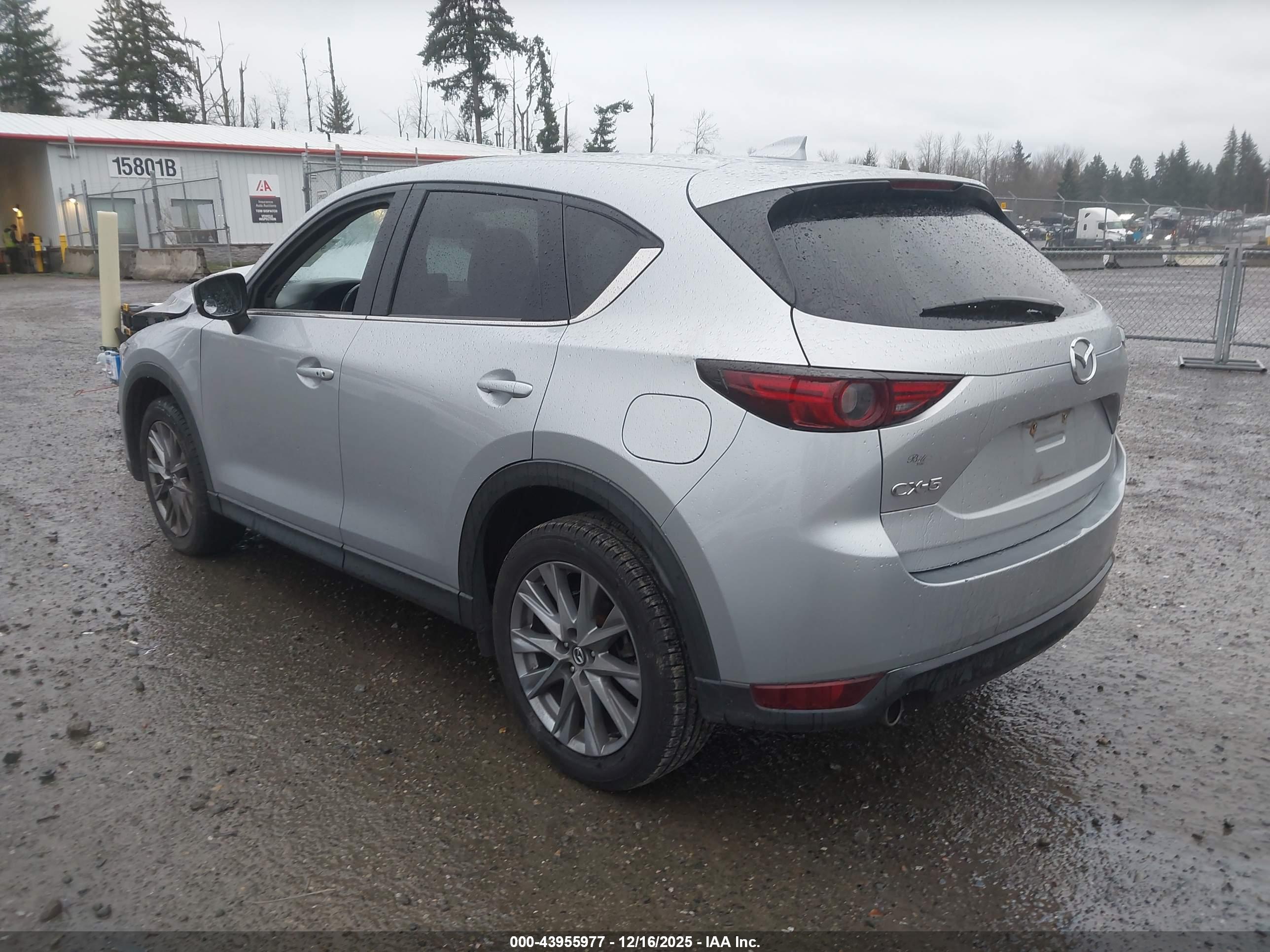 MAZDA CX-5 image 3