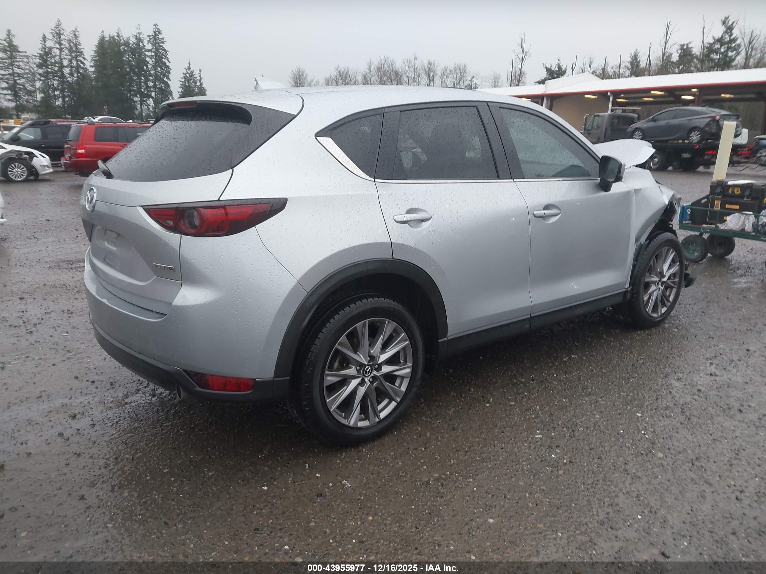 MAZDA CX-5 image 4