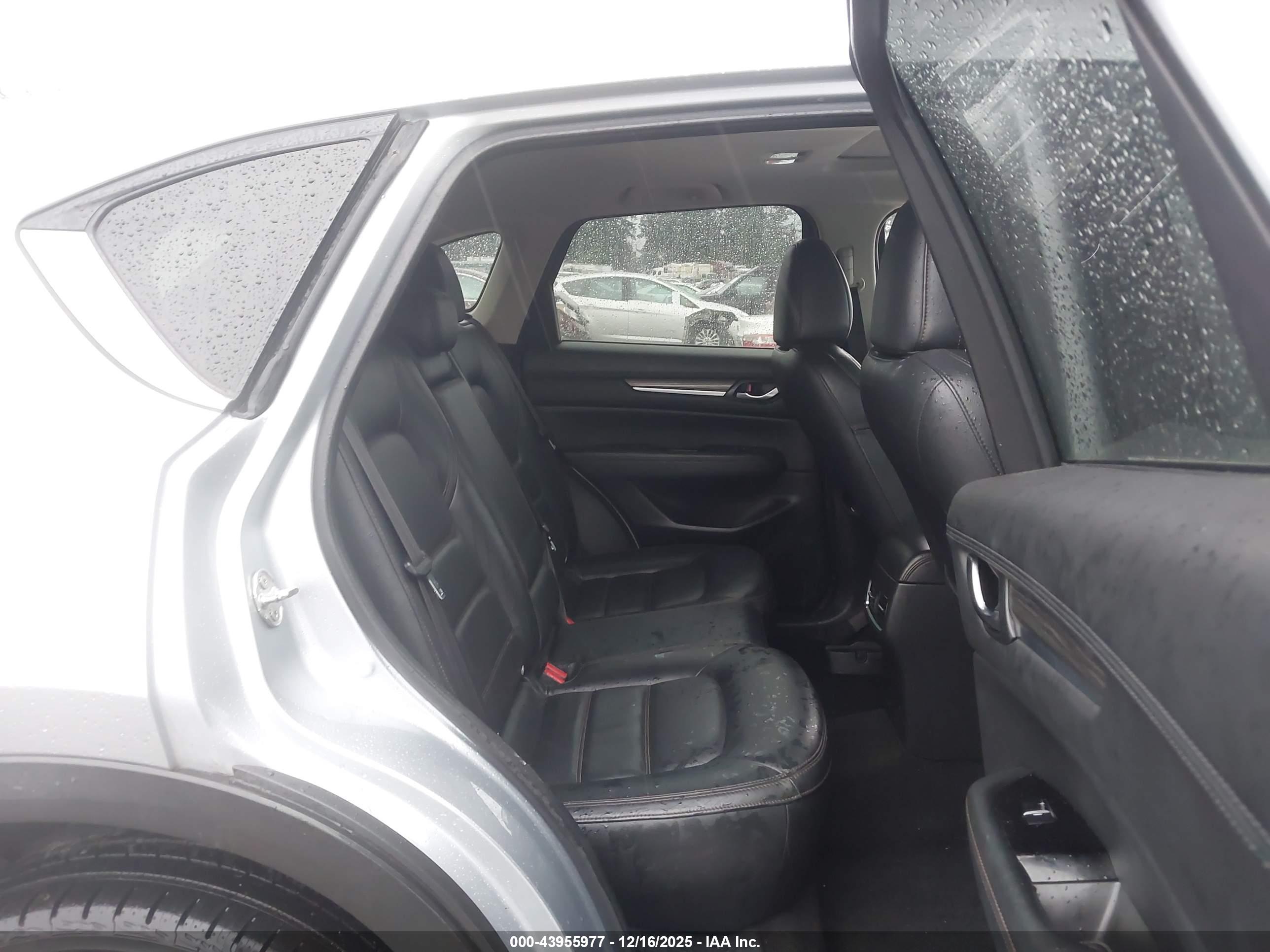 MAZDA CX-5 image 8