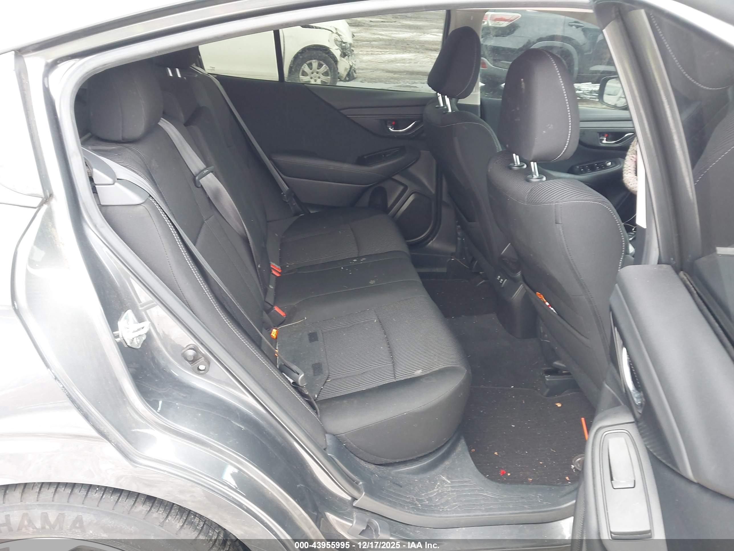 SUBARU LEGACY image 8