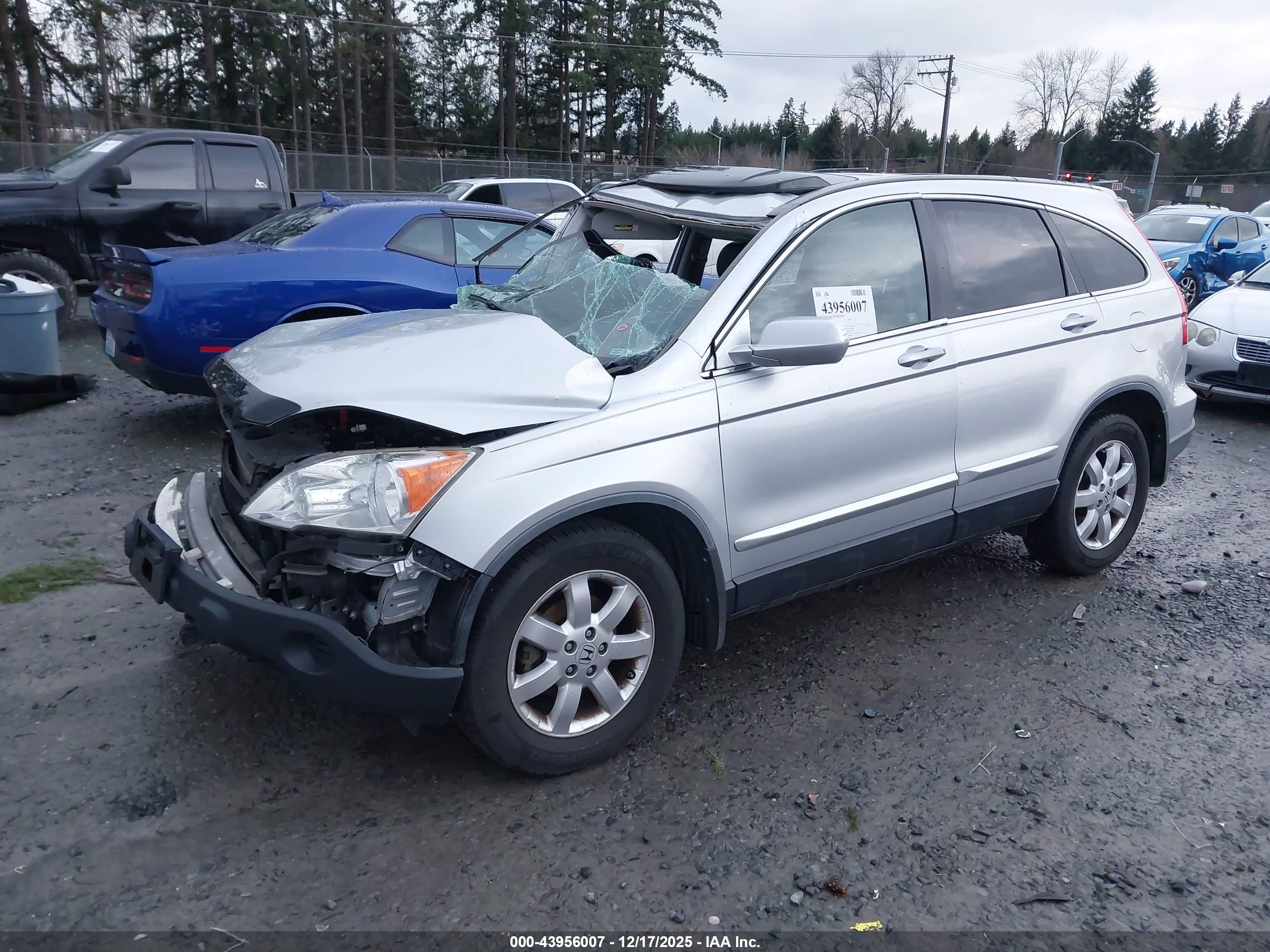 HONDA CR-V image 2