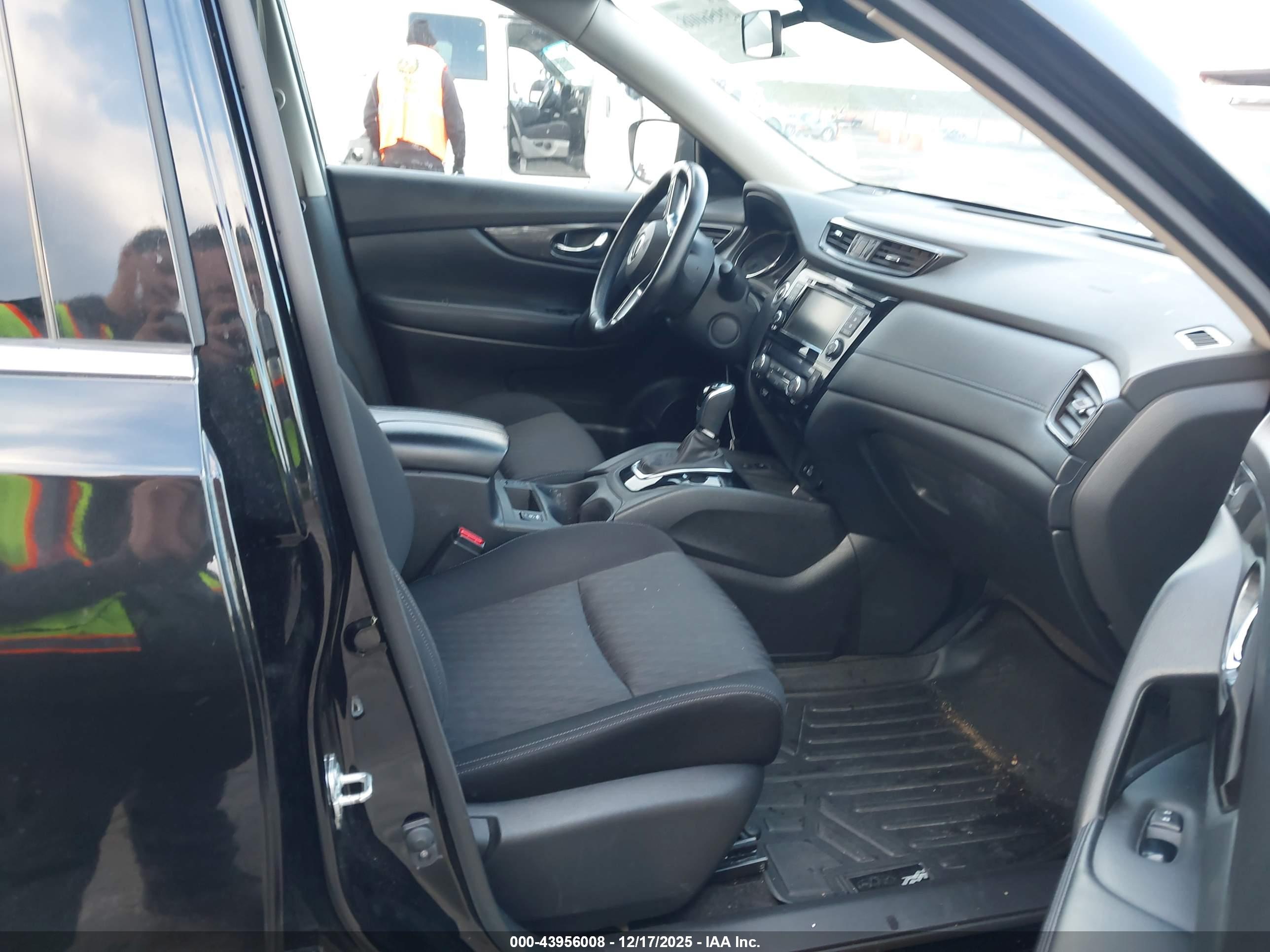 NISSAN ROGUE image 5