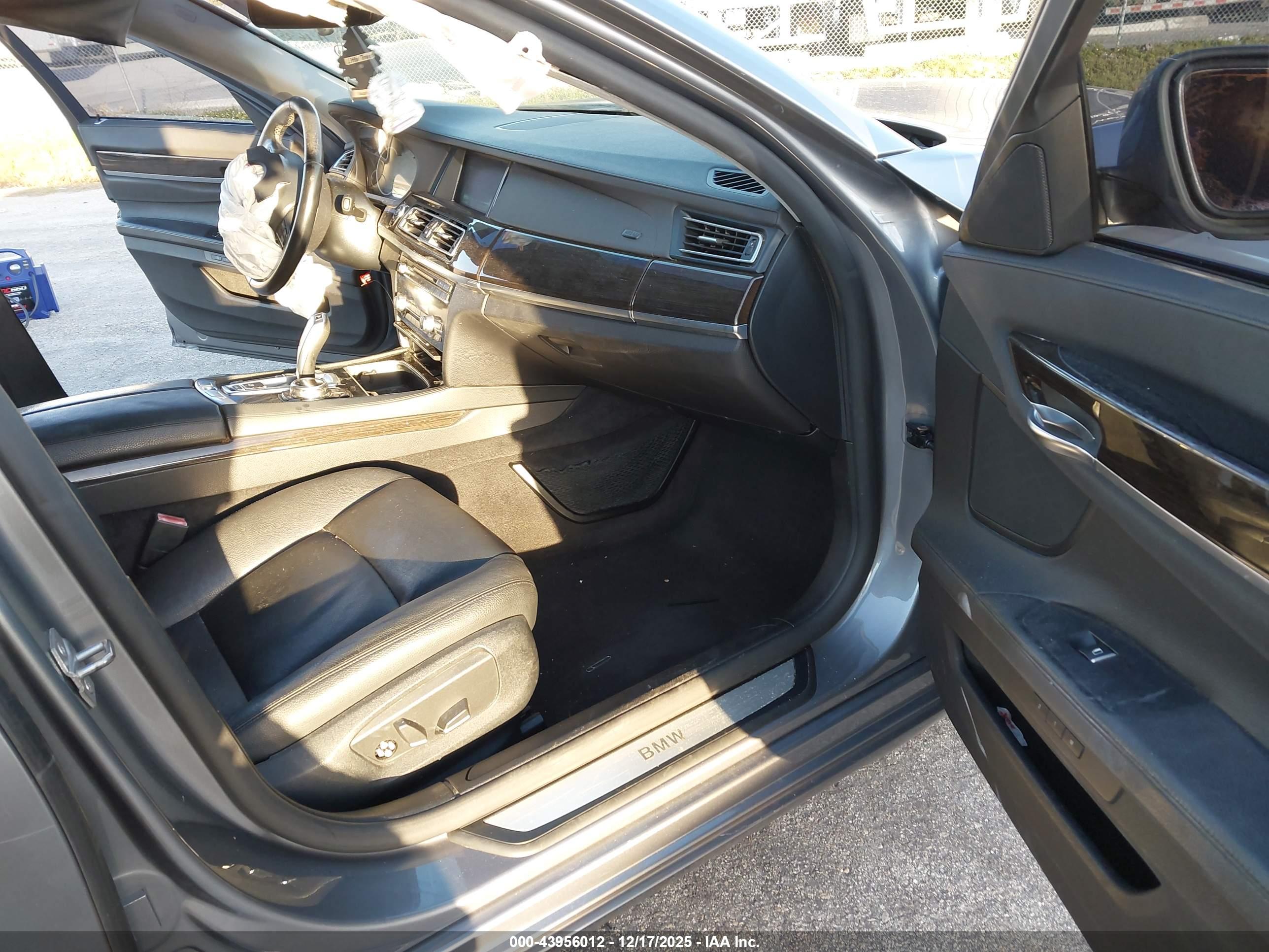 BMW 740I image 5