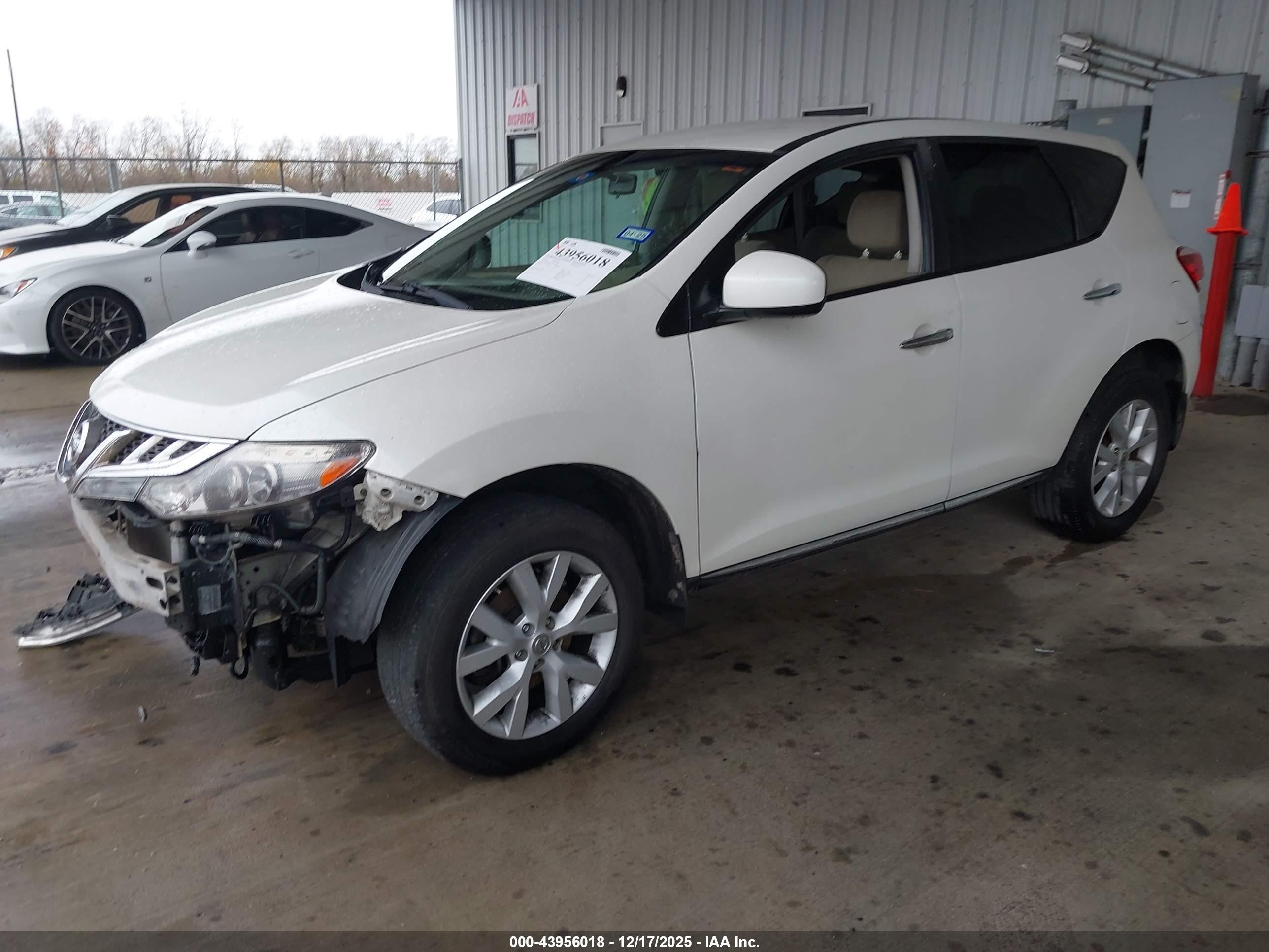 NISSAN MURANO image 2