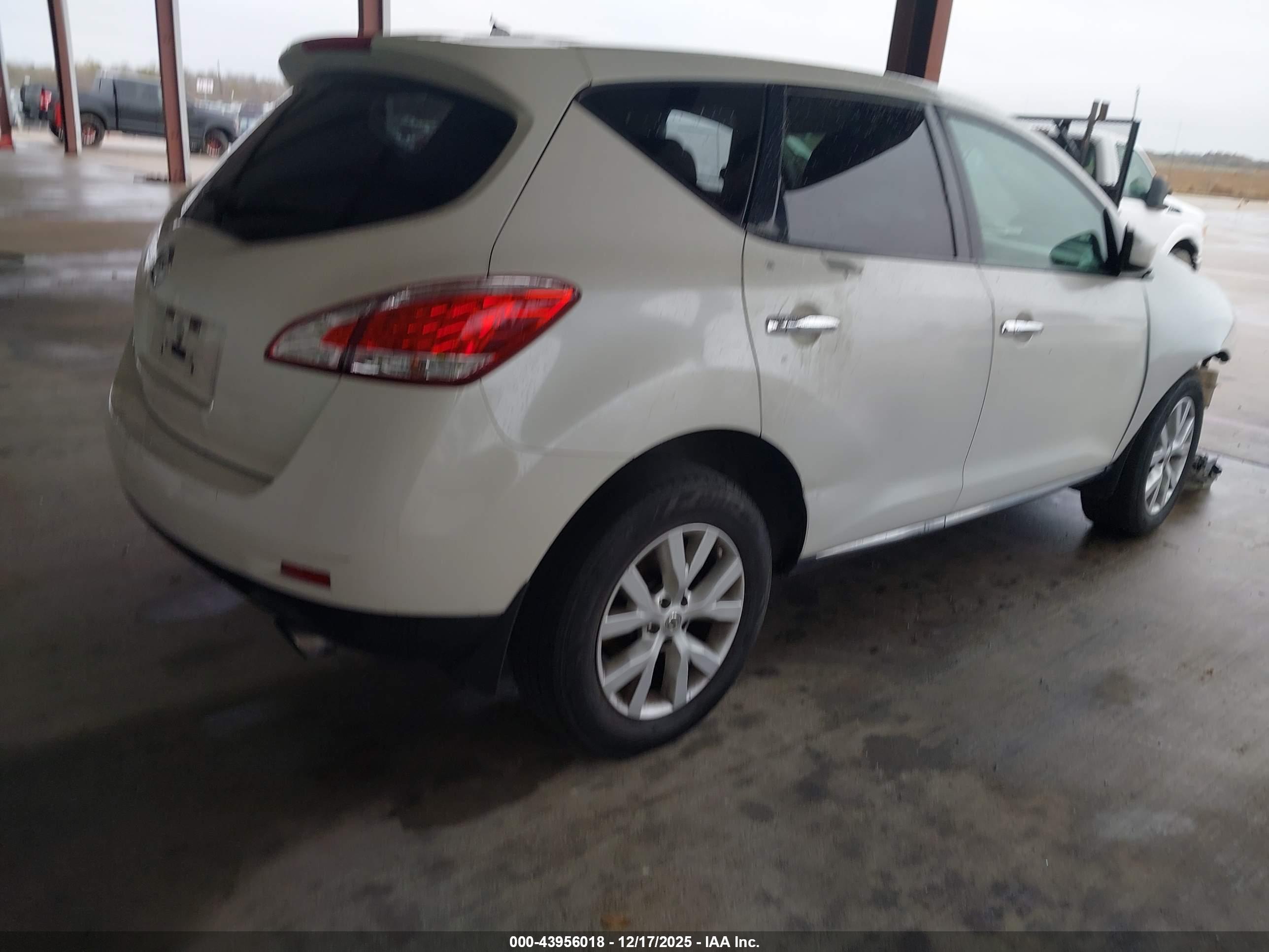 NISSAN MURANO image 4