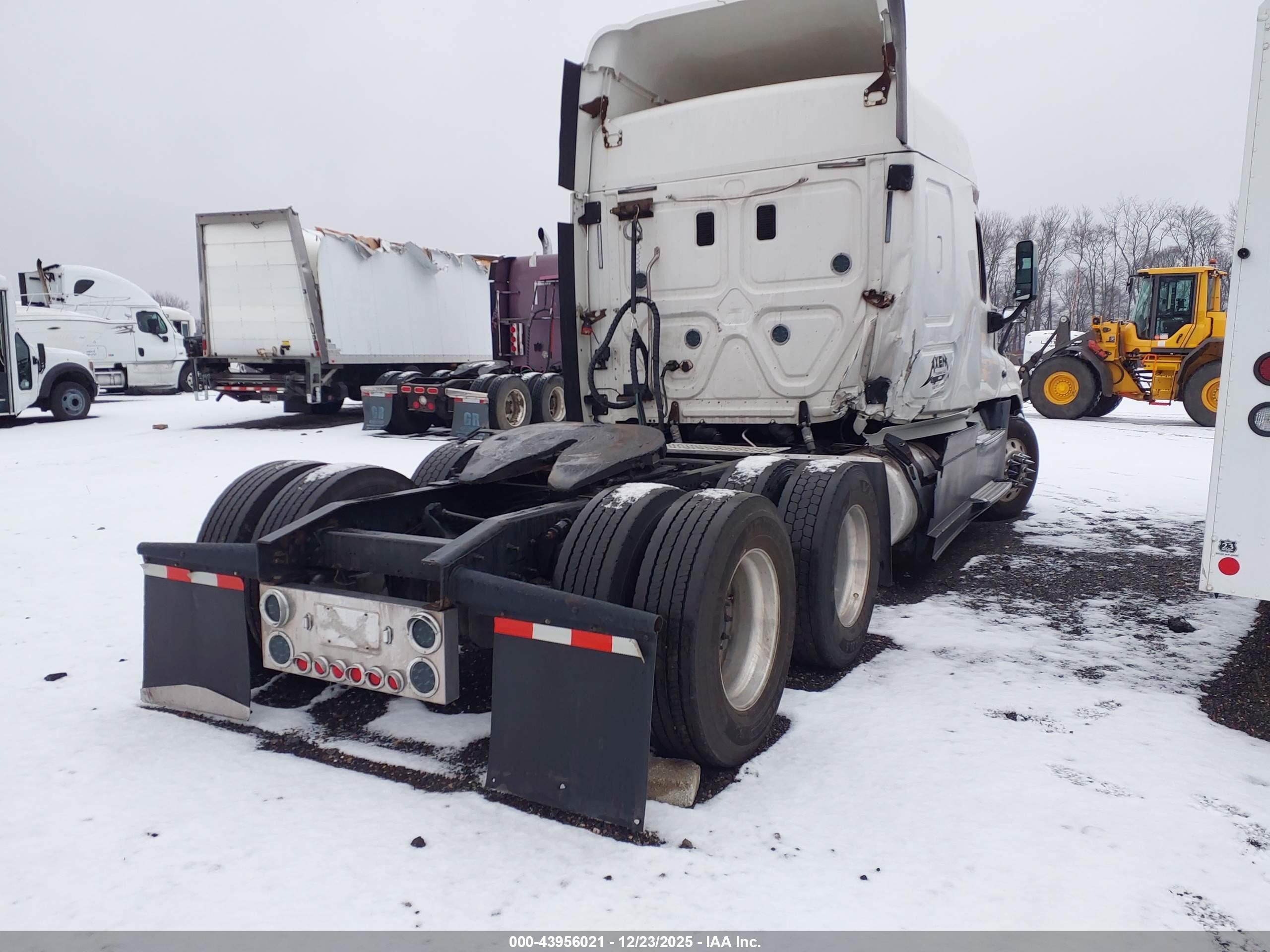 FREIGHTLINER CASCADIA image 4