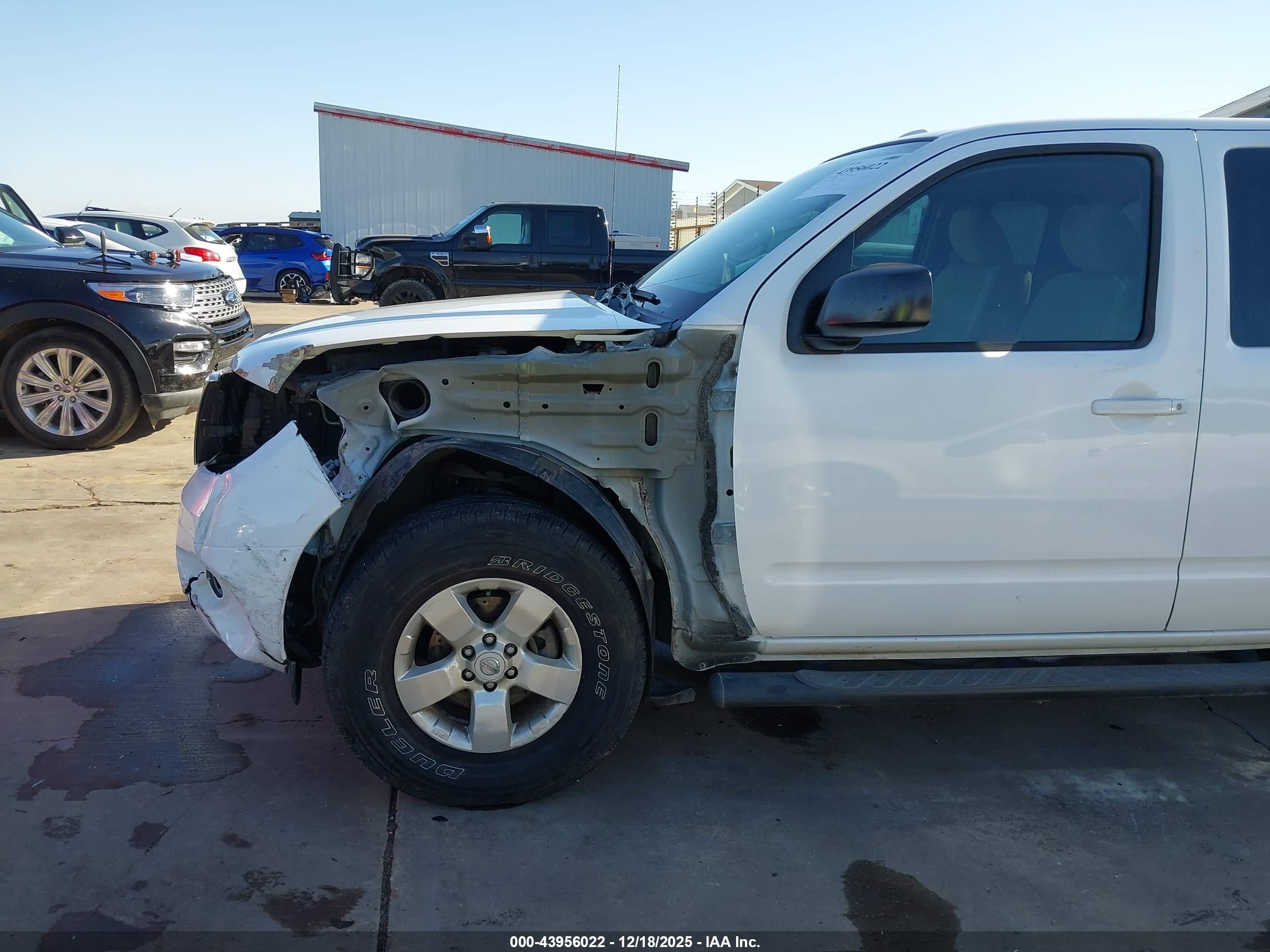 NISSAN FRONTIER image 6