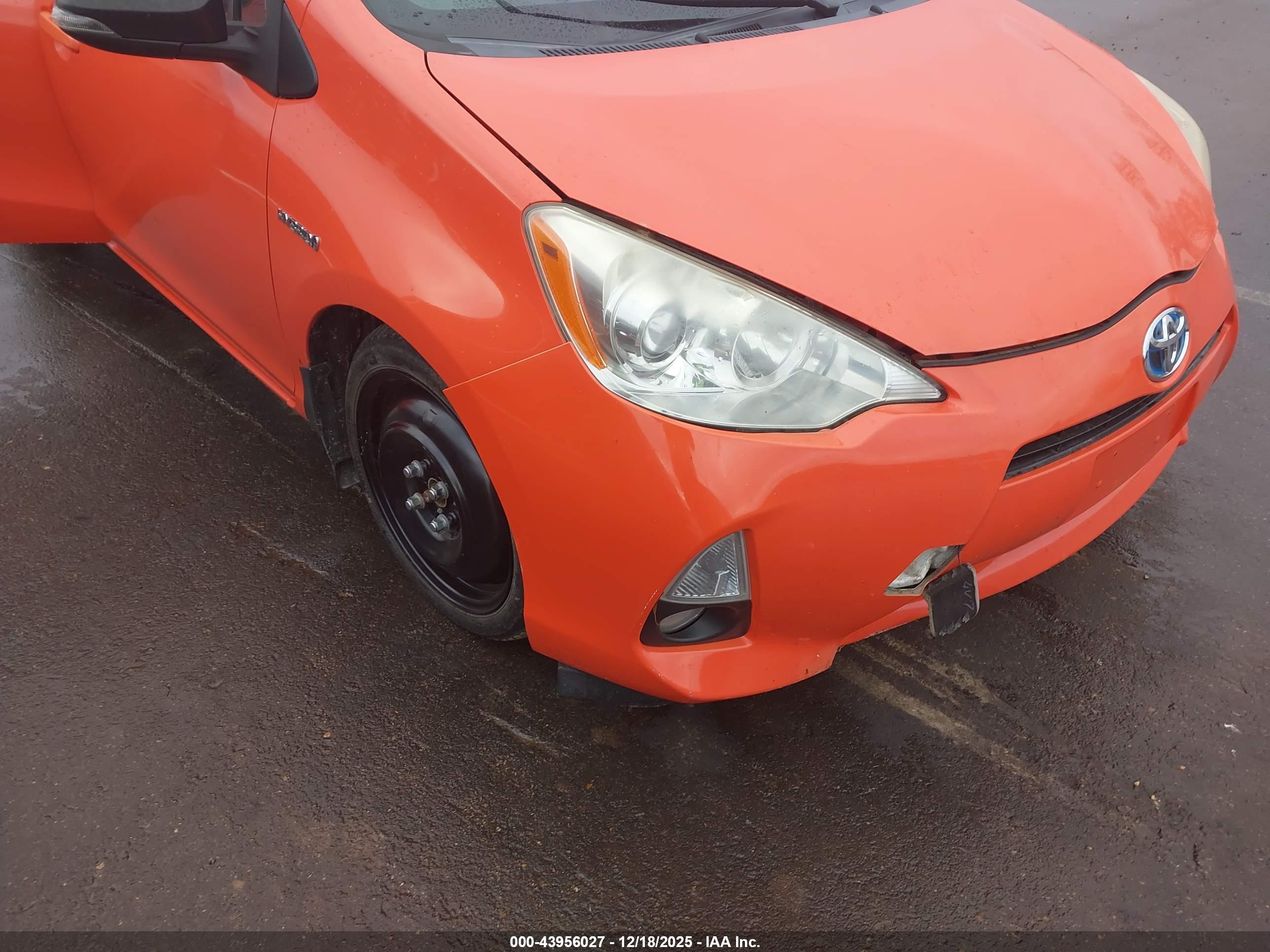 TOYOTA PRIUS image 6