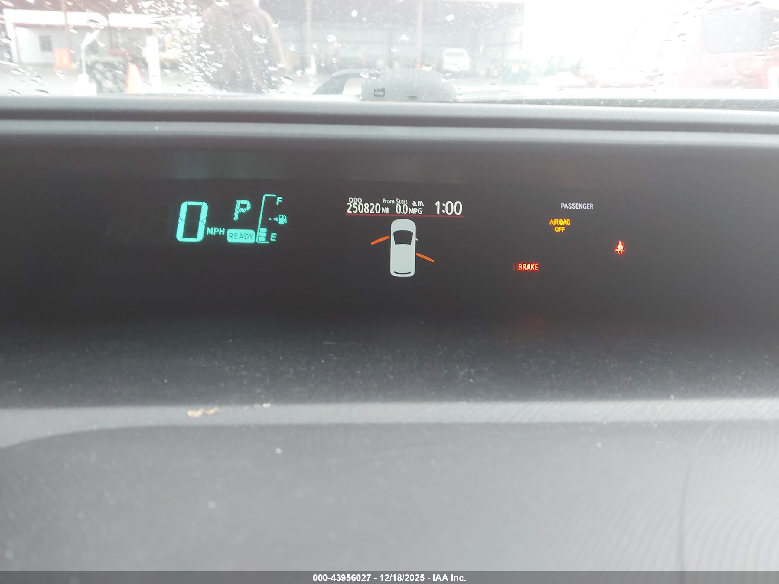 TOYOTA PRIUS image 7