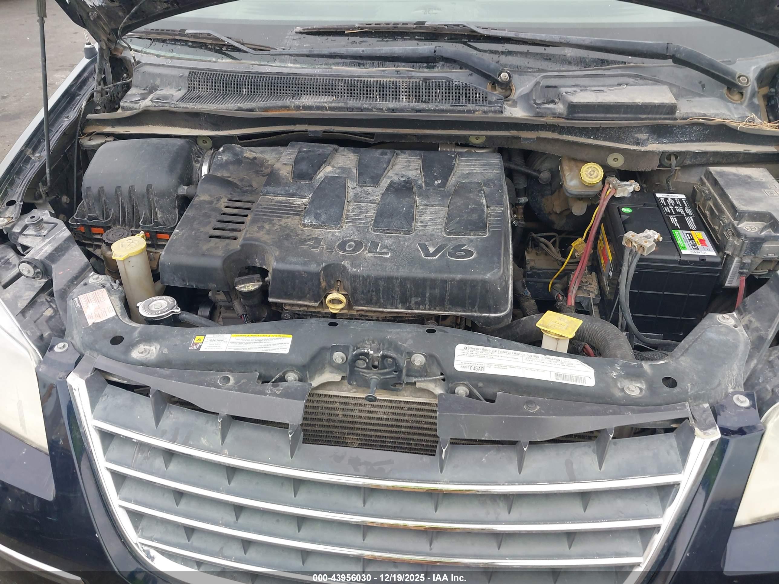 CHRYSLER TOWN image 10
