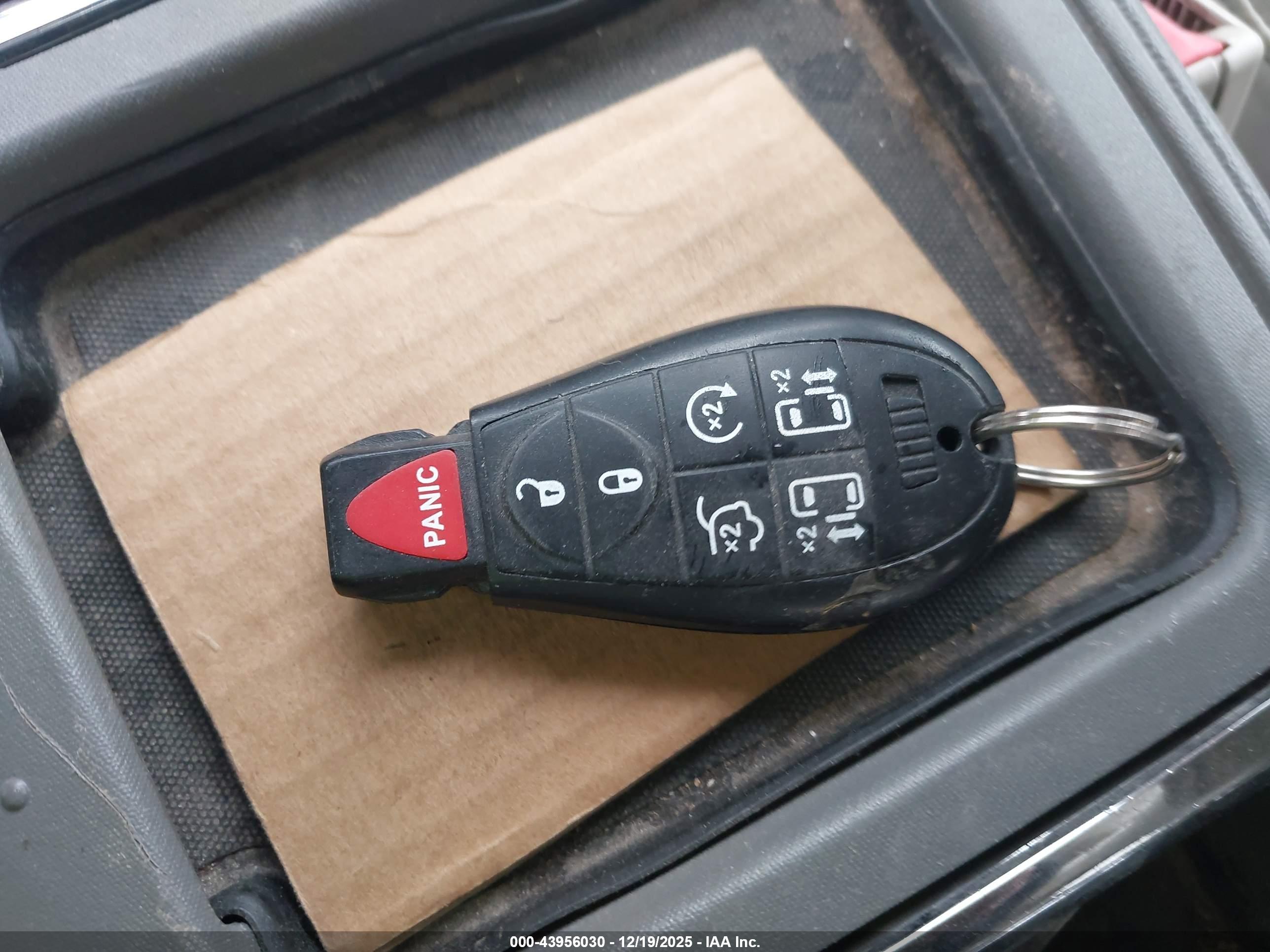 CHRYSLER TOWN image 11