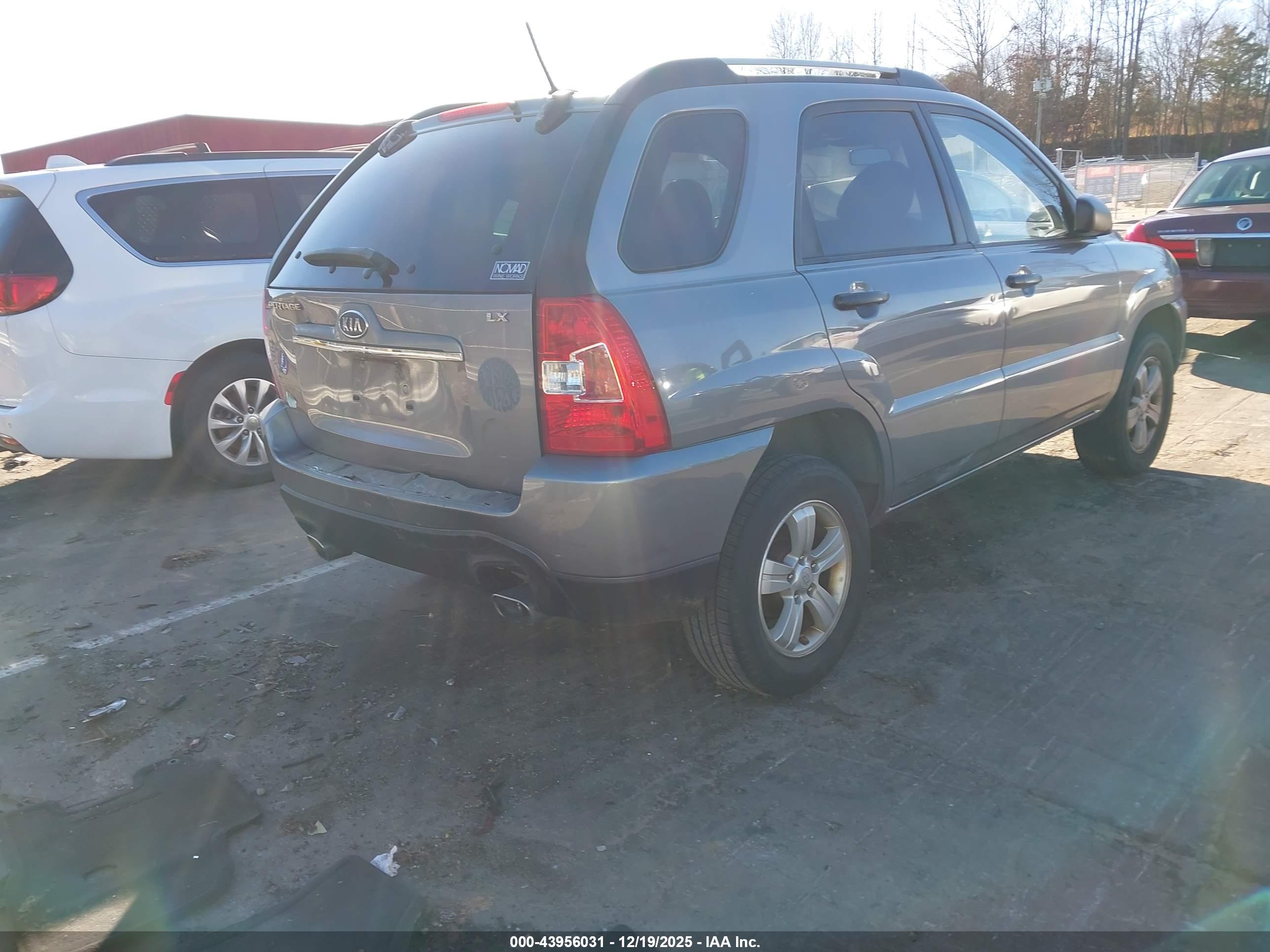 KIA SPORTAGE image 4