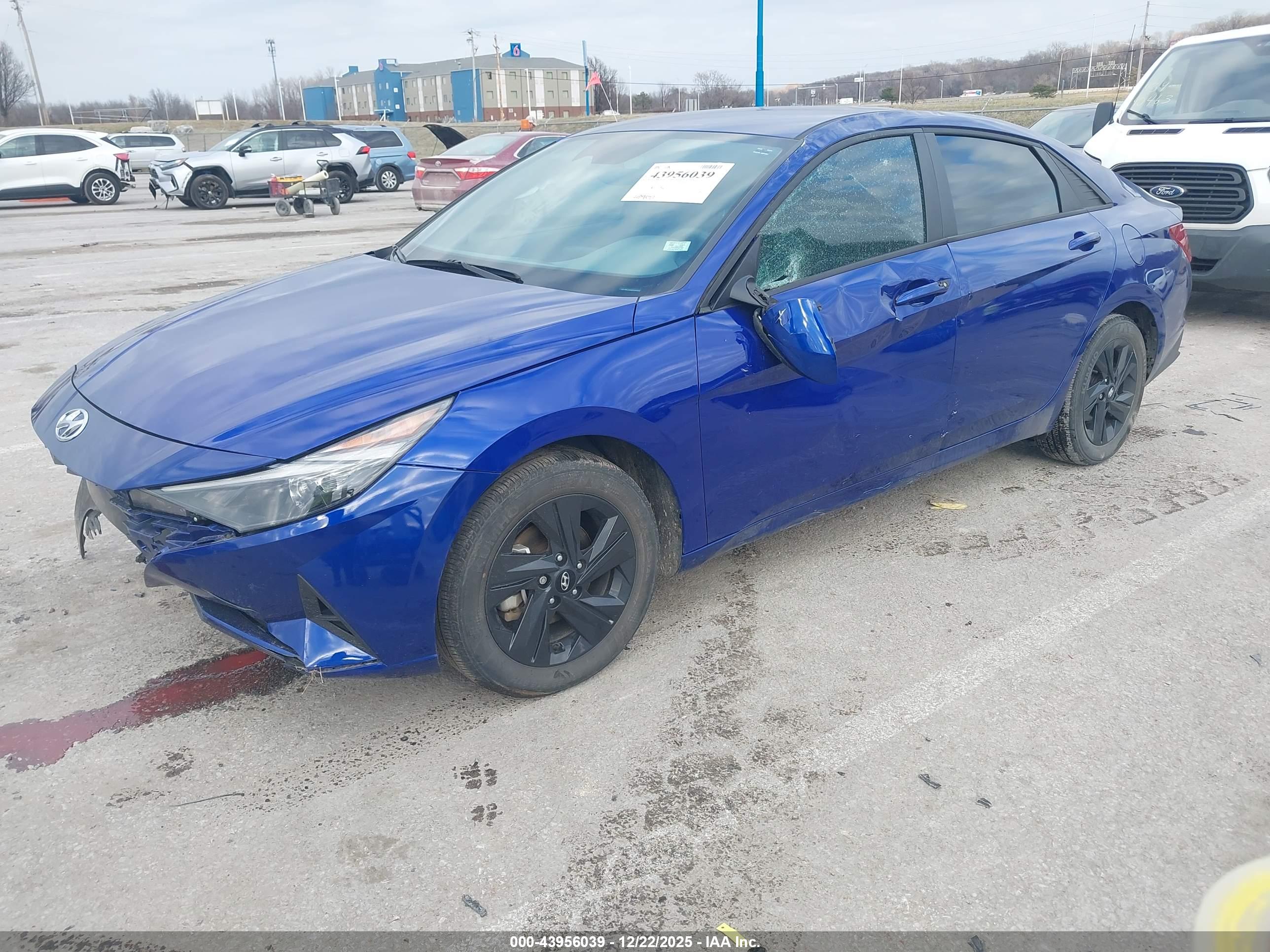 HYUNDAI ELANTRA image 2