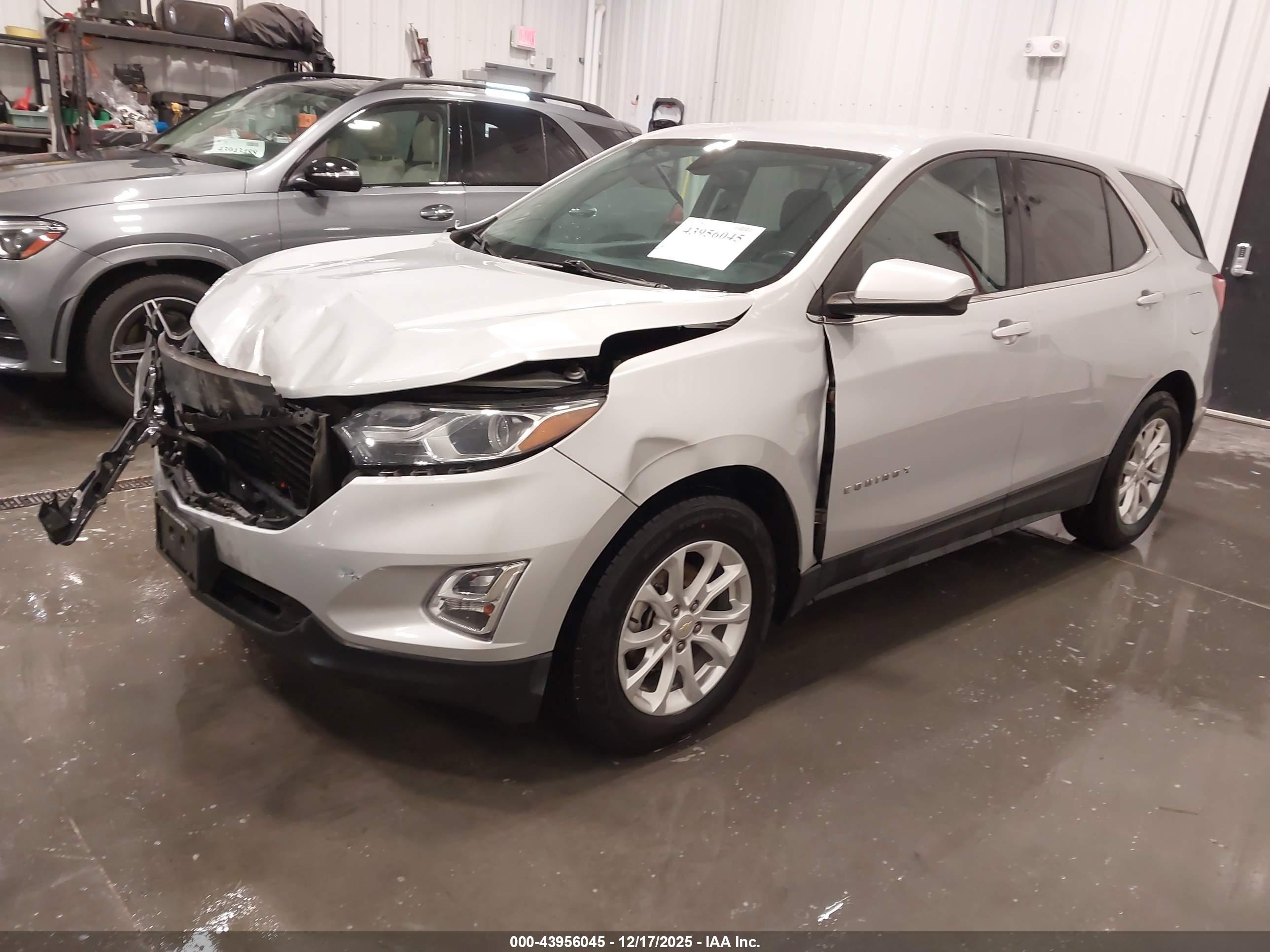CHEVROLET EQUINOX image 2
